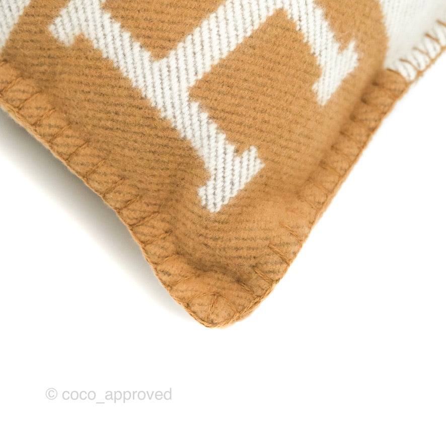 Hermes Small Avalon Pillow Écru / Camel