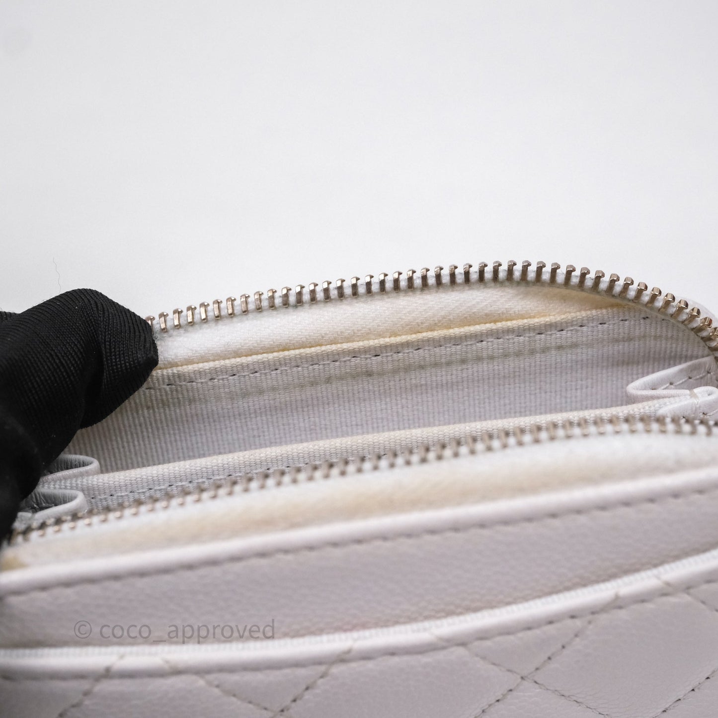 Chanel Classic Zipped Coin Purse White Caviar Gold Hardware