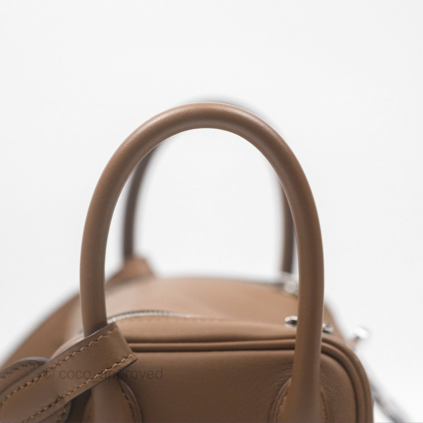 Hermès Mini Lindy 20 Verso Swift Alezan 3G / Biscuit 48 Palladium Hardware