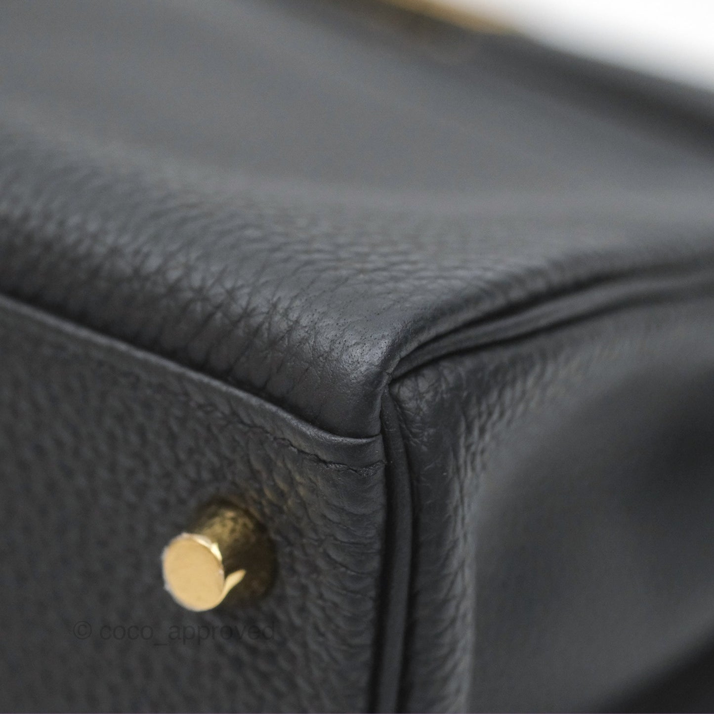 Hermès Retourne Kelly 28 Black Noir 89 Togo Gold Hardware