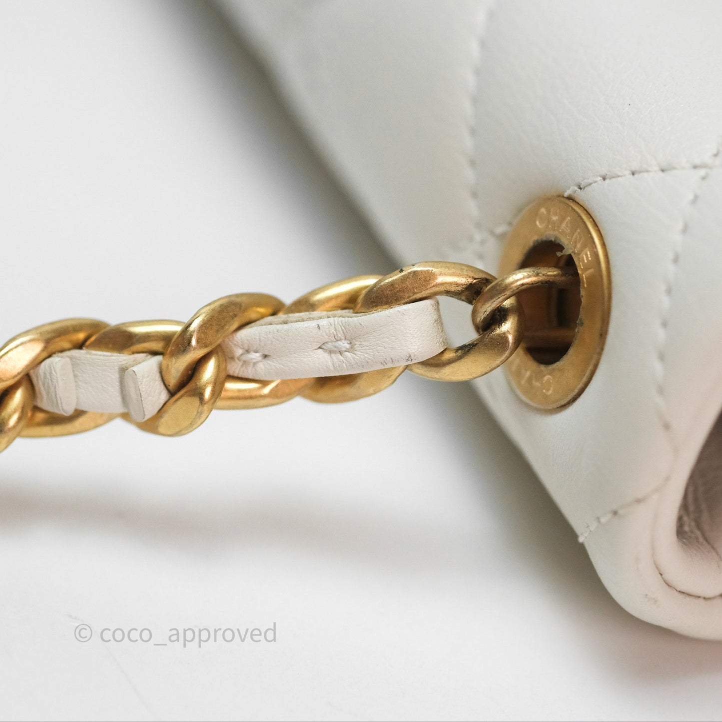 Chanel Quilted Pearl Flap Bag White Shiny Crumpled Calfskin Aged Gold Hardware 22C
