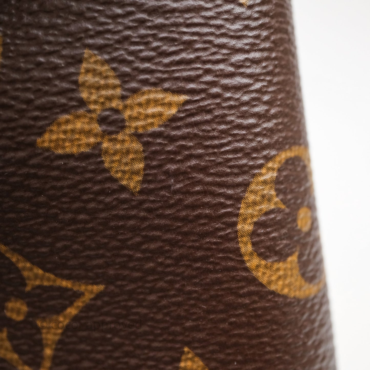 Louis Vuitton NéoNoé MM Black Monogram Canvas