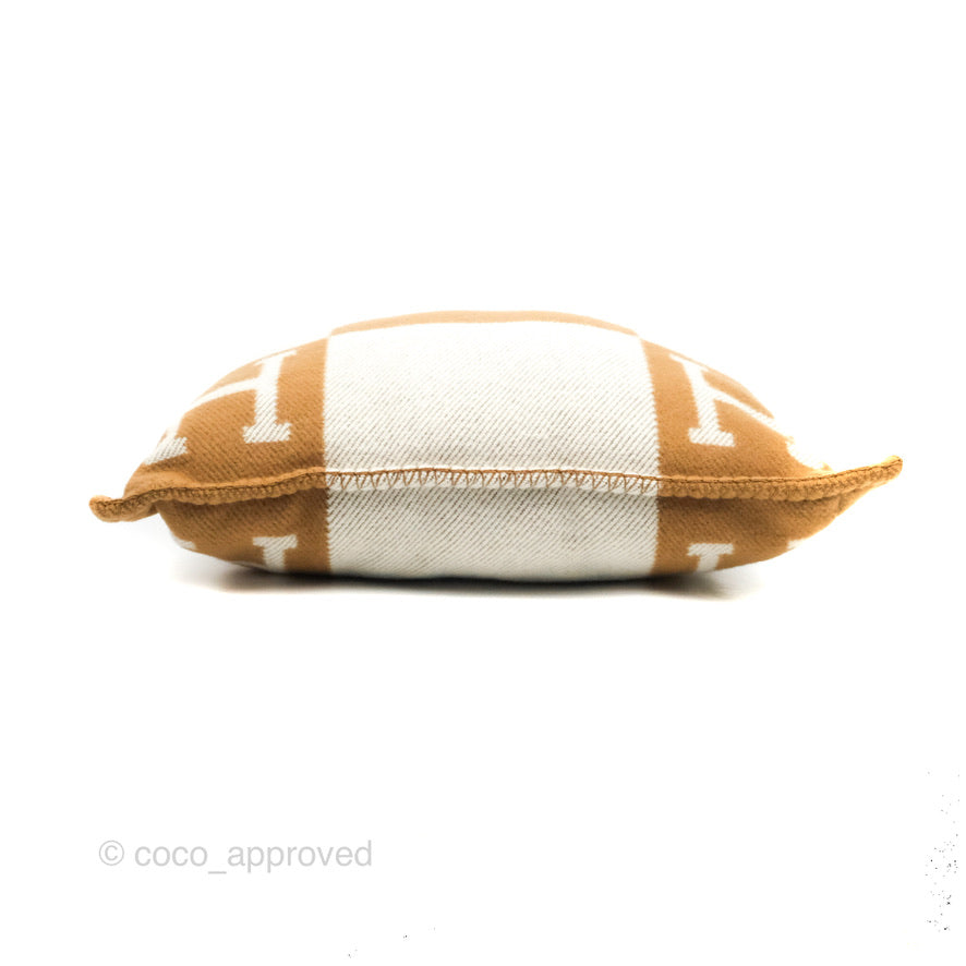 Hermes Small Avalon Pillow Écru / Camel