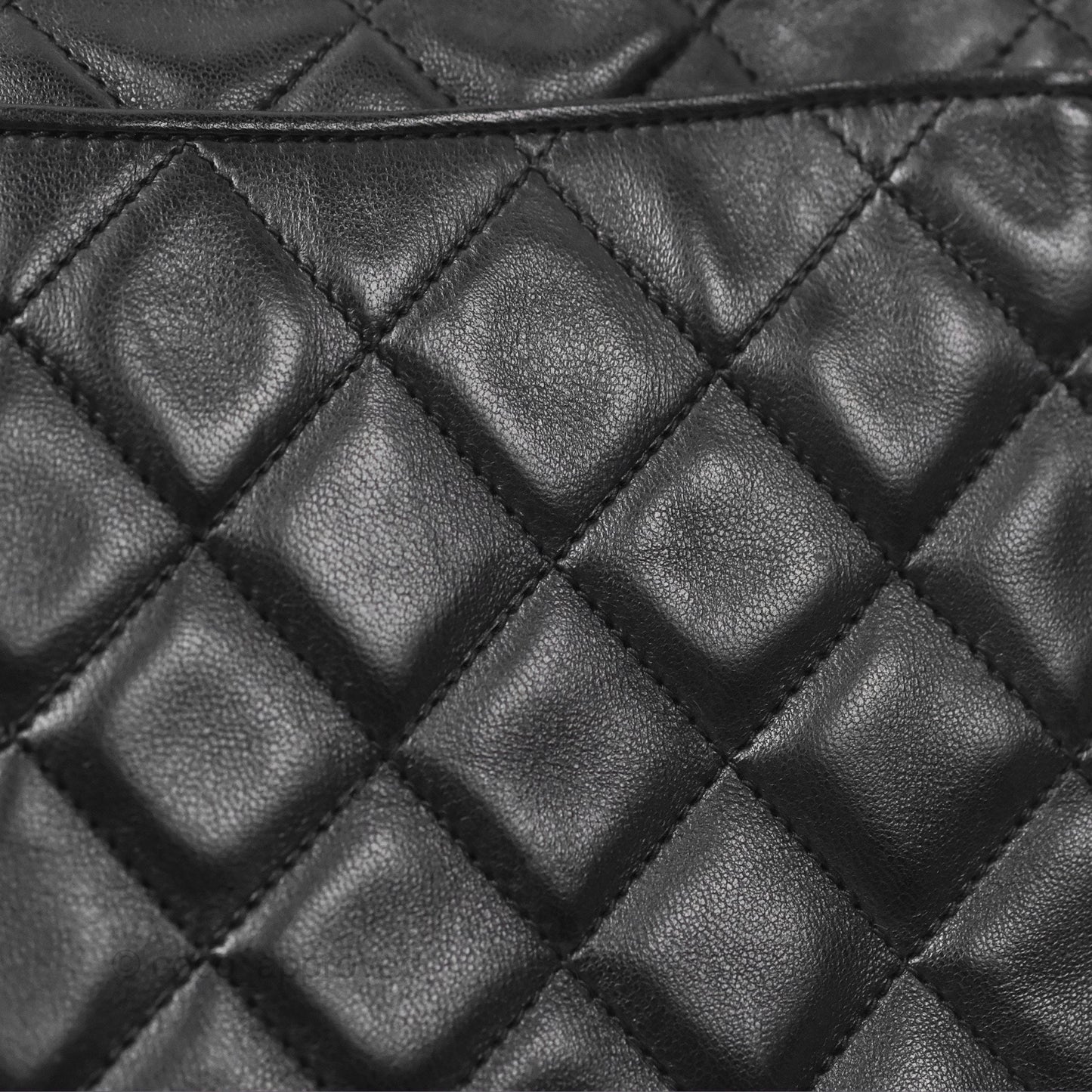 Chanel Vintage Quilted Shoulder Bag Black Lambskin Gold Hardware