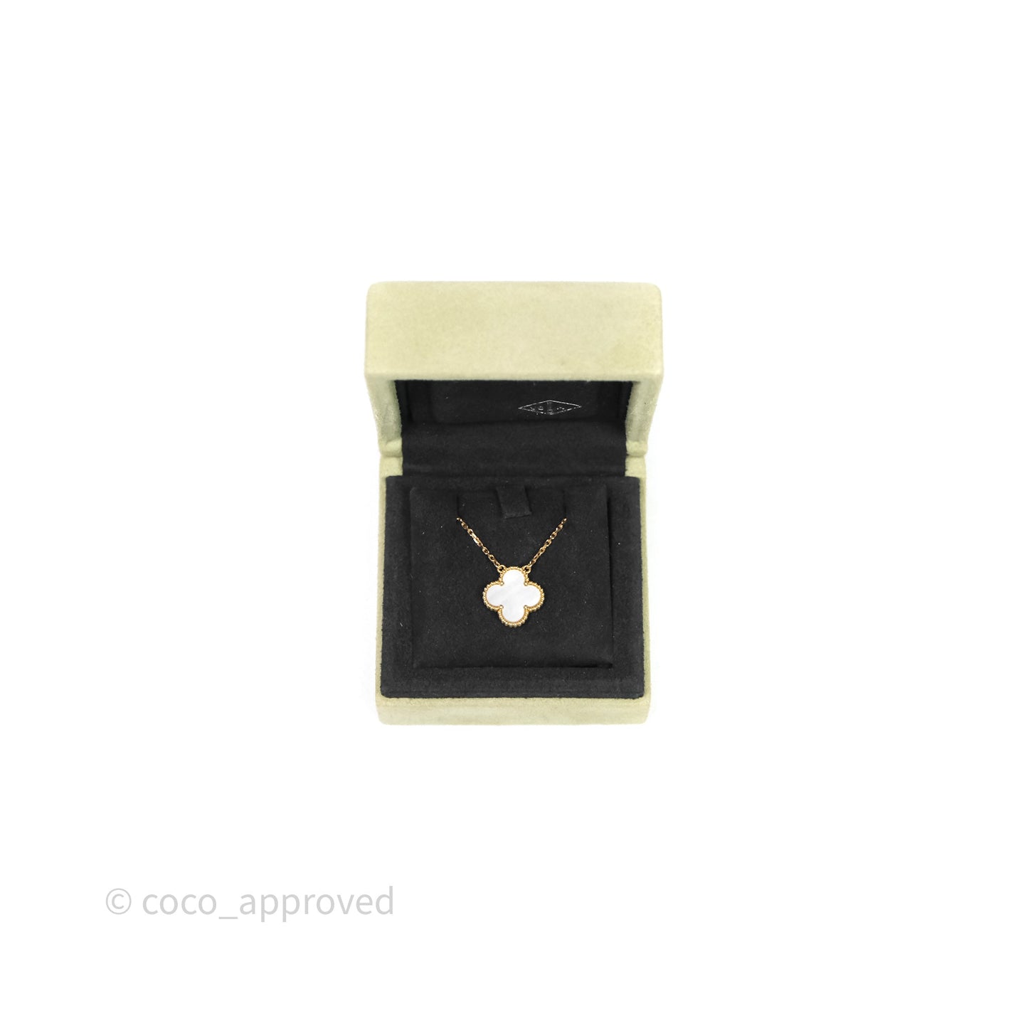 Van Cleef & Arpels Vintage Alhambra Pendant White Mother-of-pearl Yellow Gold