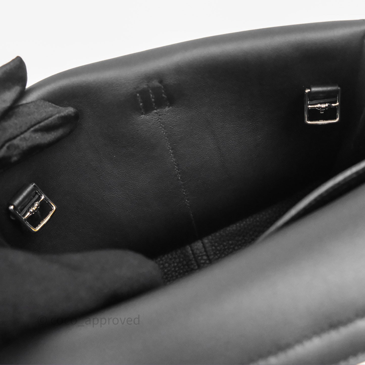 Hermès Halzan 25 Black Noir 89 Clemence Palladium Hardware