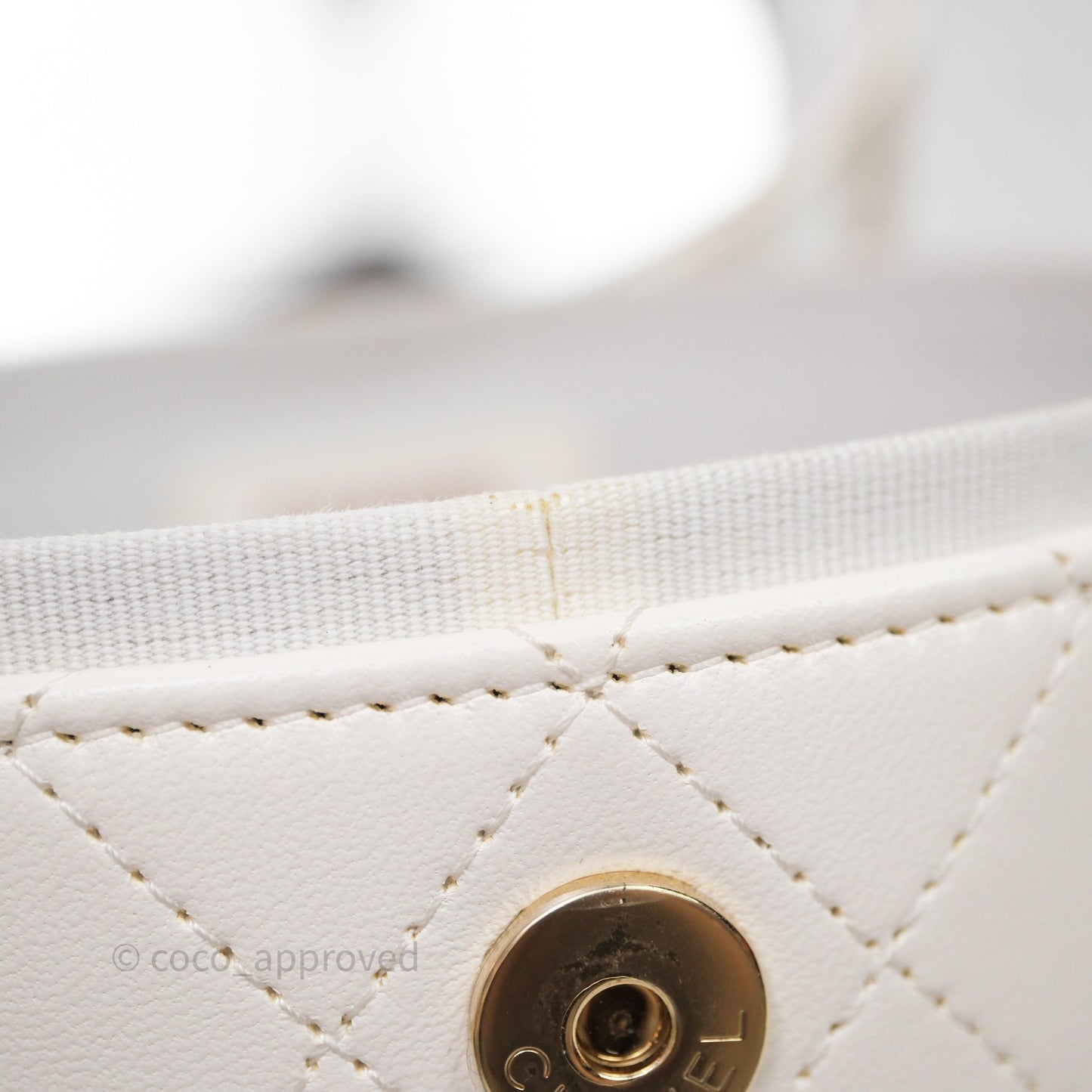 Chanel Quilted Round Vanity Clutch With Chain White Lambskin Gold Hardware