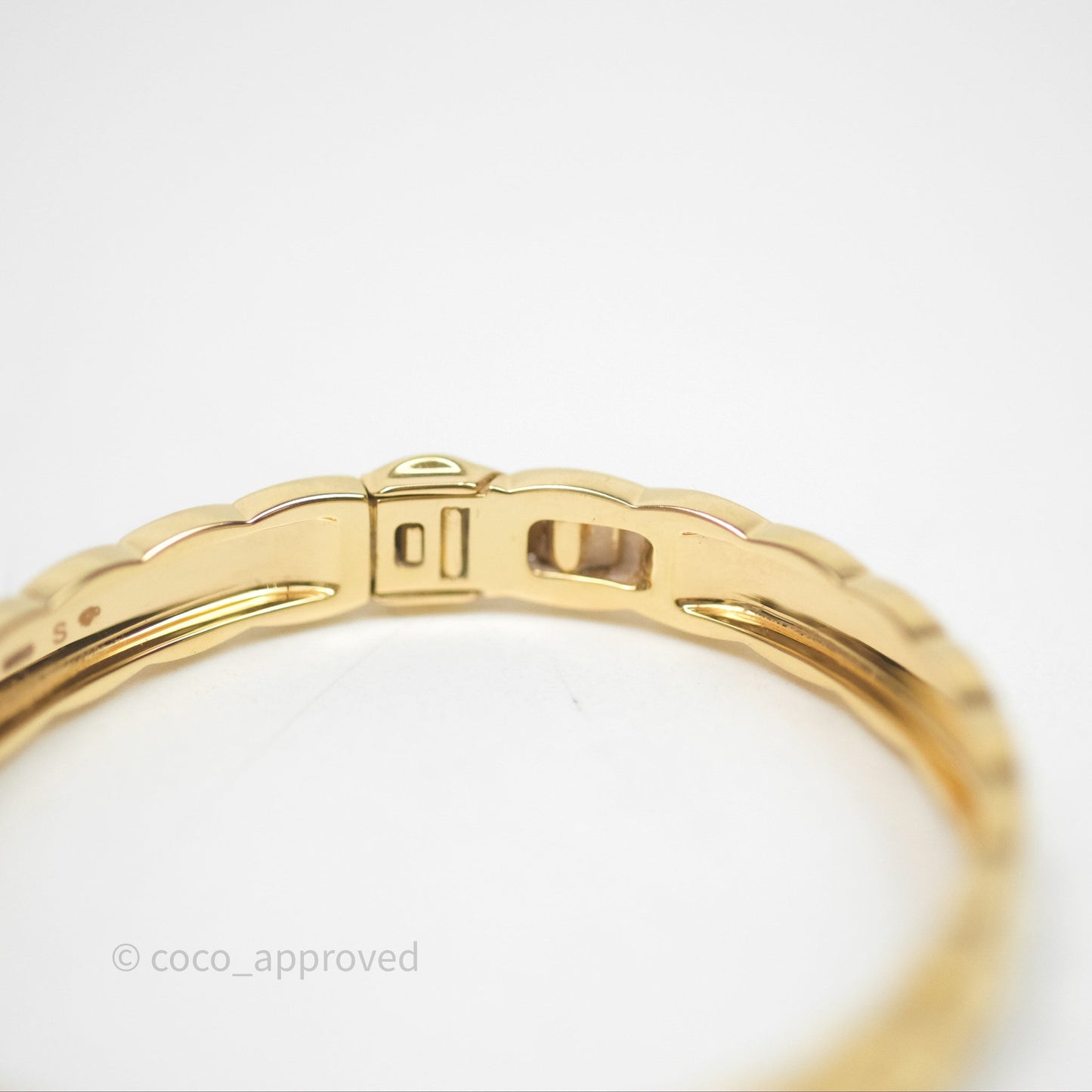 Chanel Coco Crush Bracelet Quilted Motif 18K Yellow Gold