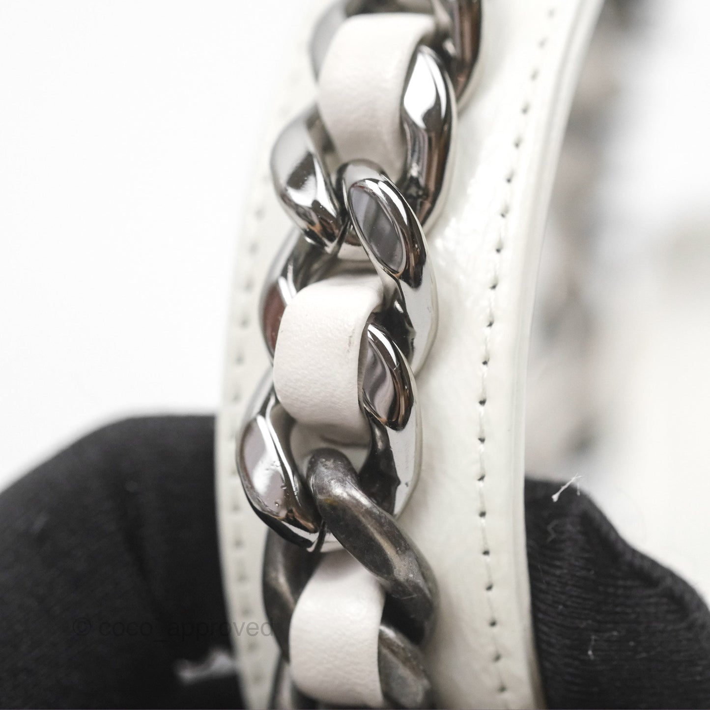 Chanel 19 Round Clutch With Chain White Glazed Calfskin Mixed Hardware