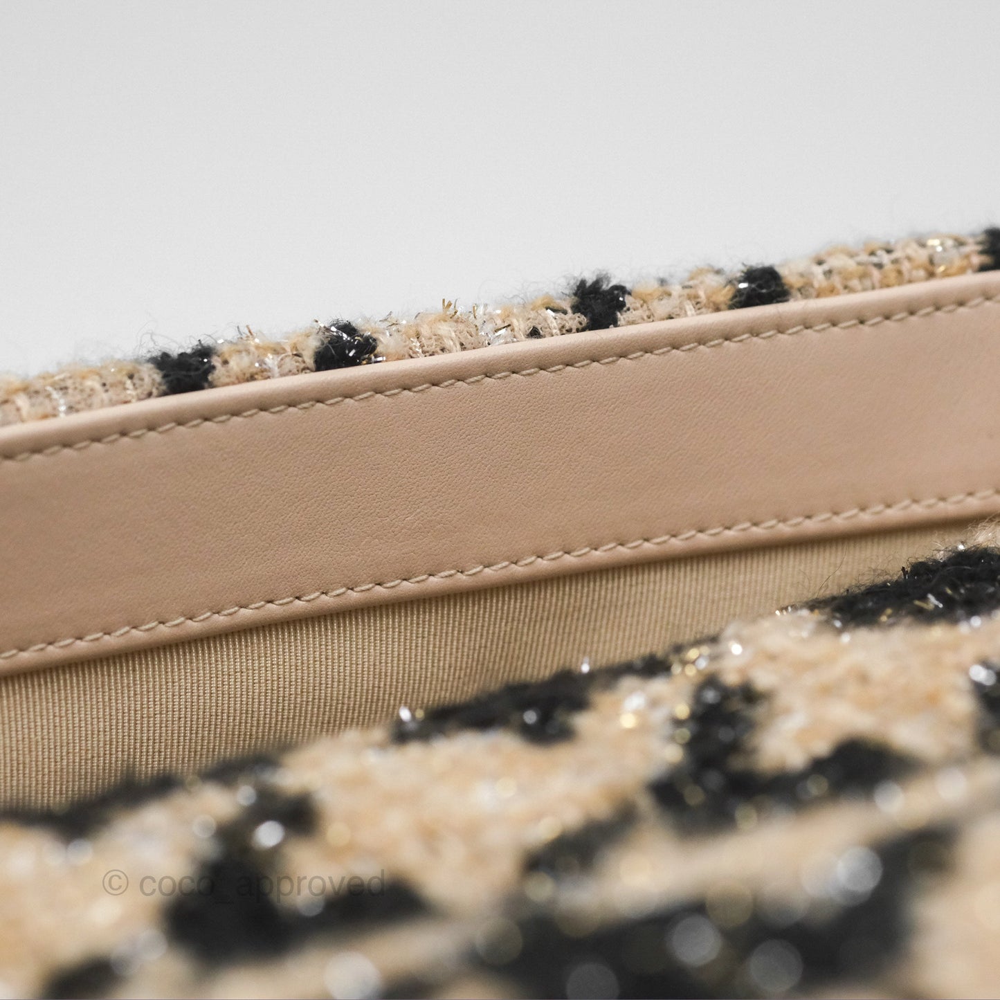 Chanel 19 Small Tweed Houndstooth Black Beige Mixed Hardware