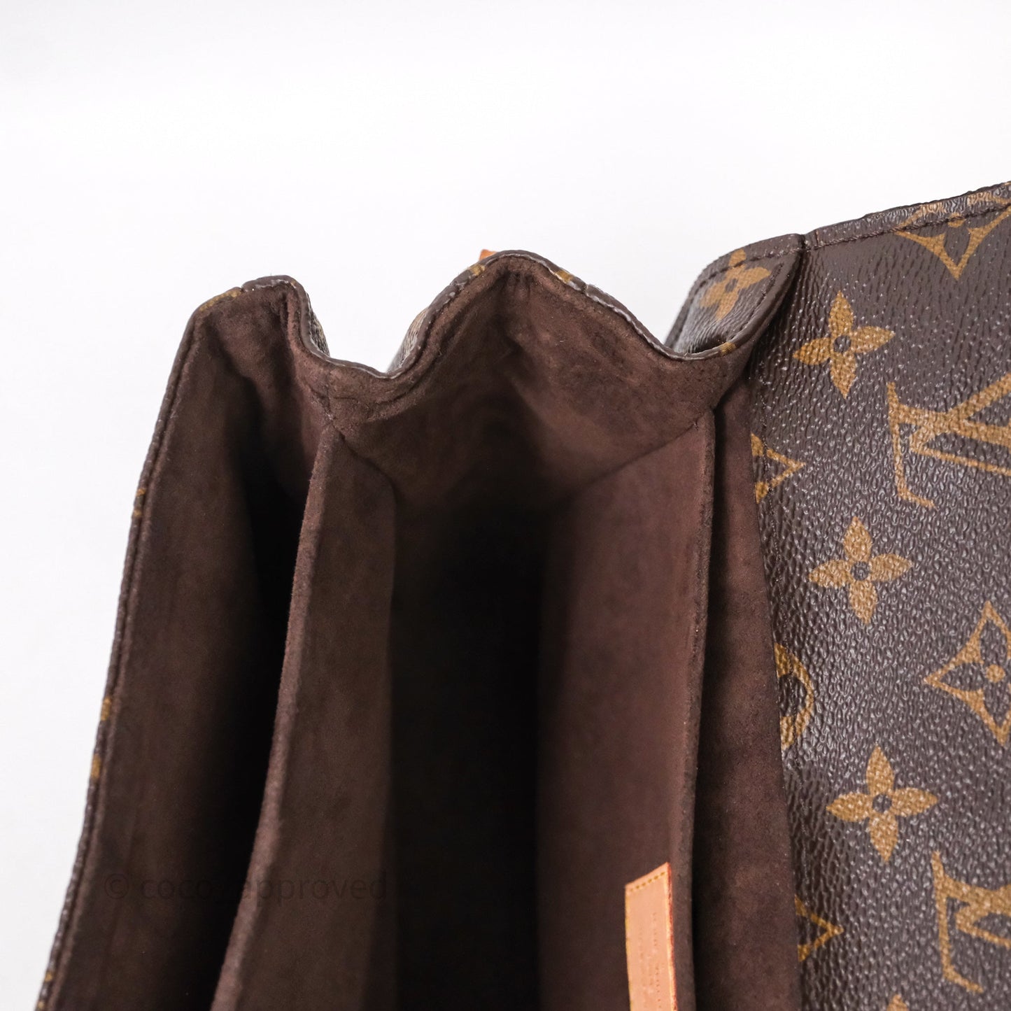 Louis Vuitton Pochette Metis Monogram Canvas