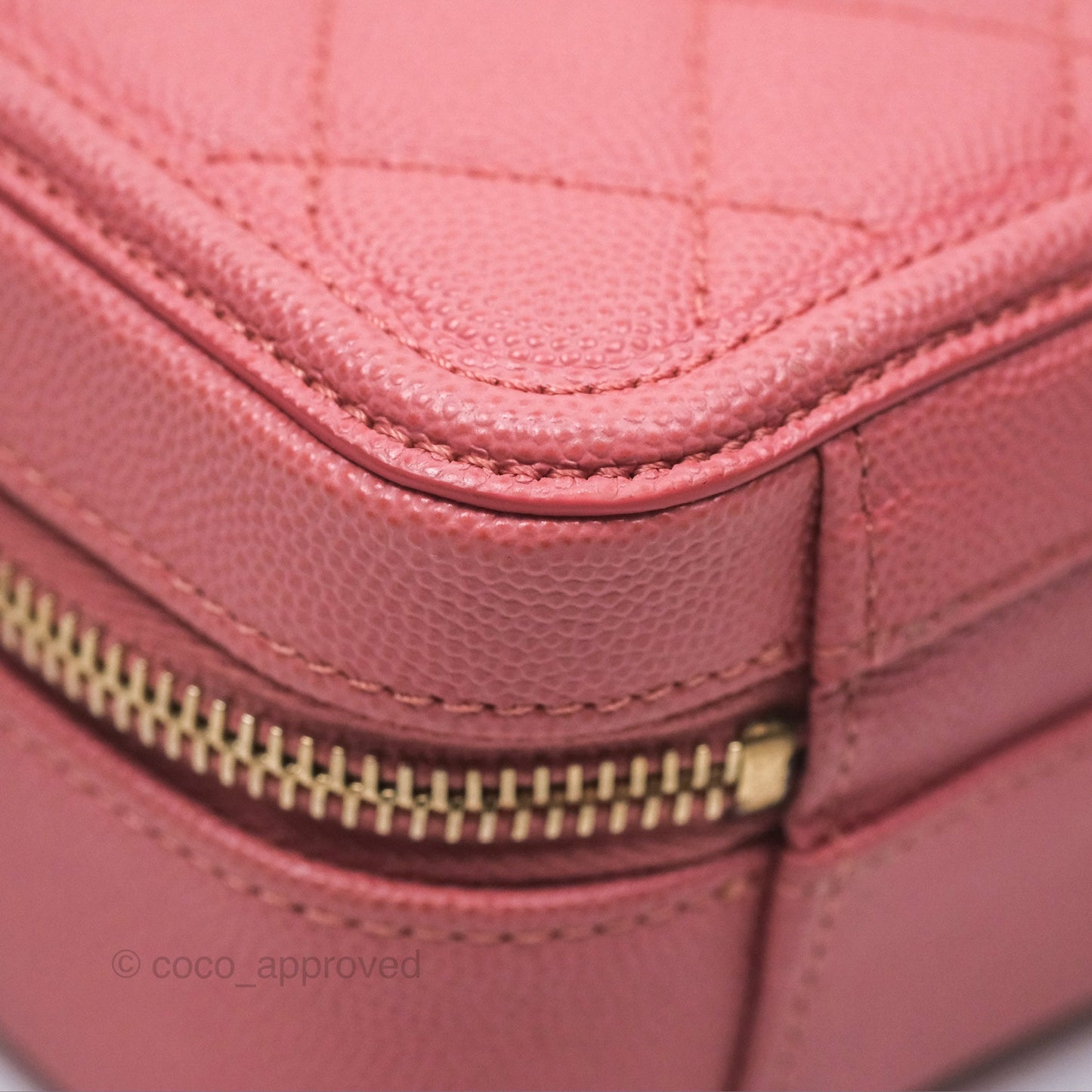 Chanel Quilted Small CC Filigree Vanity Case Pink Caviar Gold Hardware