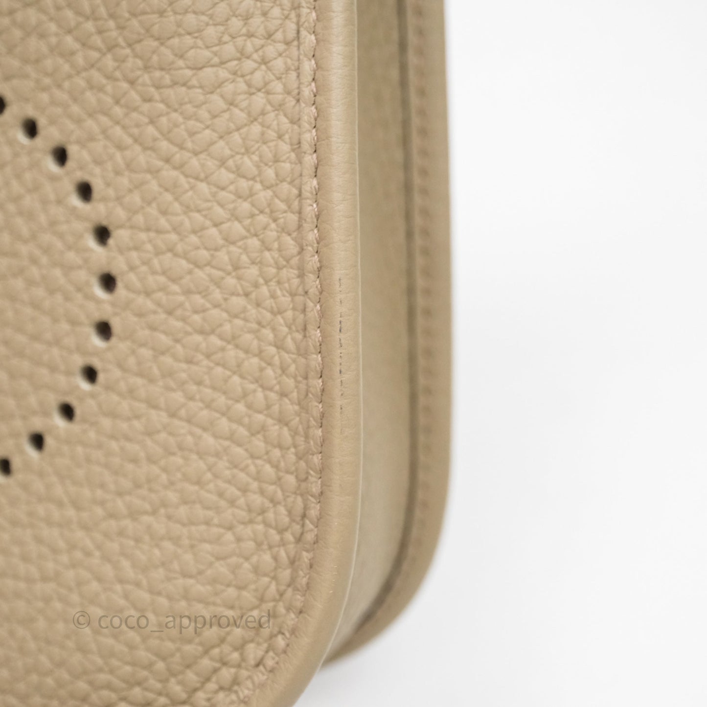 Hermès Mini Evelyne 16 Beige Marfa 8Q Clemence Gold Hardware