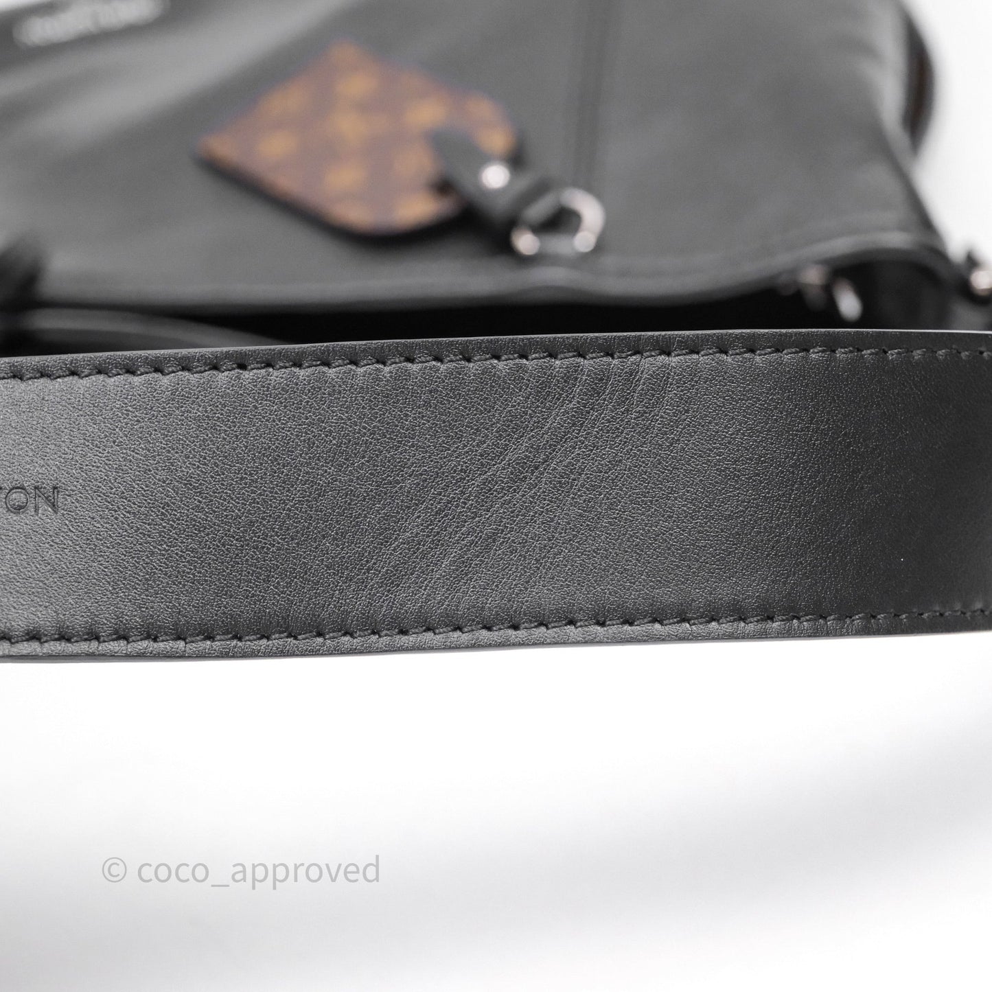 Louis Vuitton CarryAll Vibe MM Black