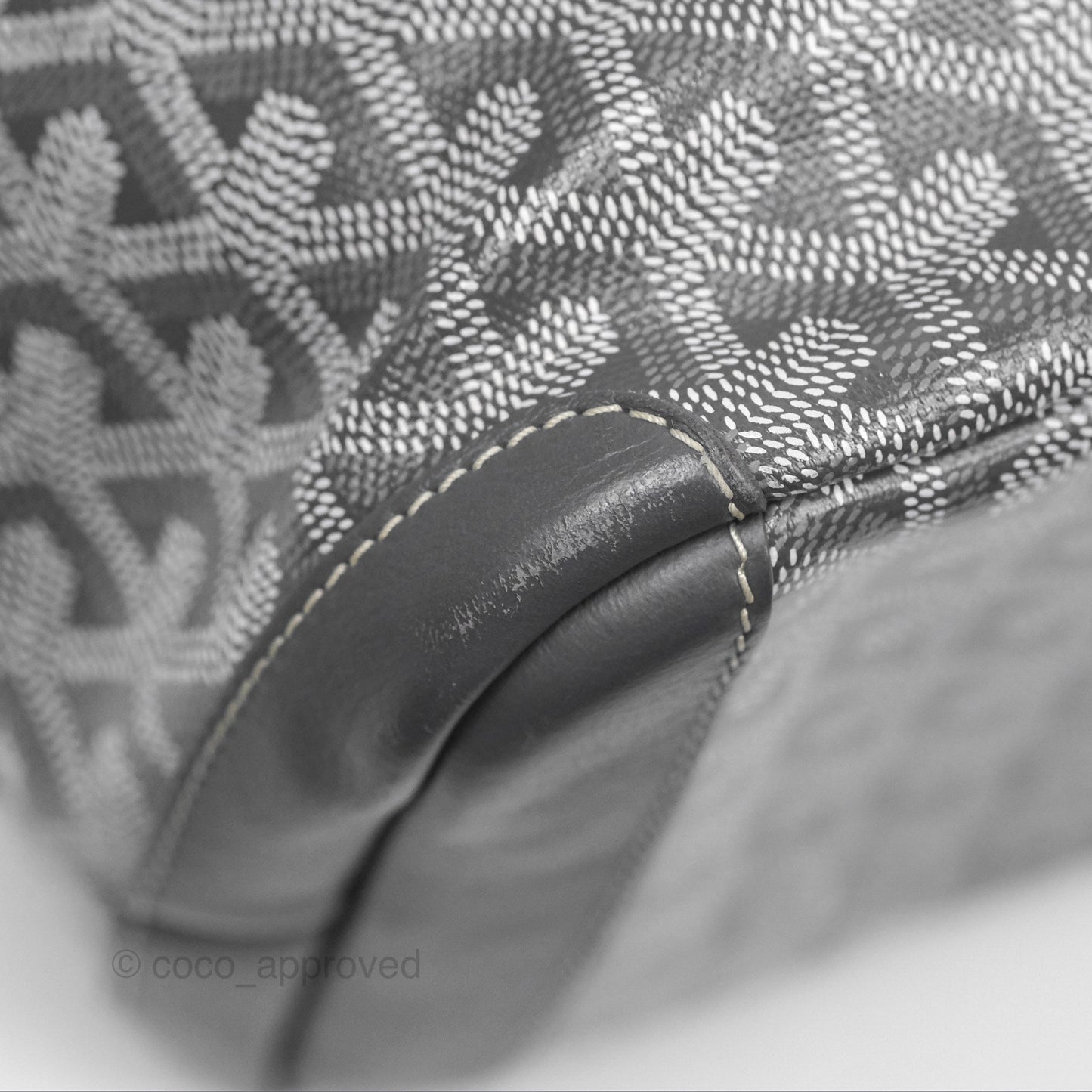 Goyard St Artois Tote MM ⁣⁣⁣⁣⁣⁣⁣⁣⁣⁣⁣⁣⁣⁣⁣⁣⁣⁣⁣⁣Grey Canvas