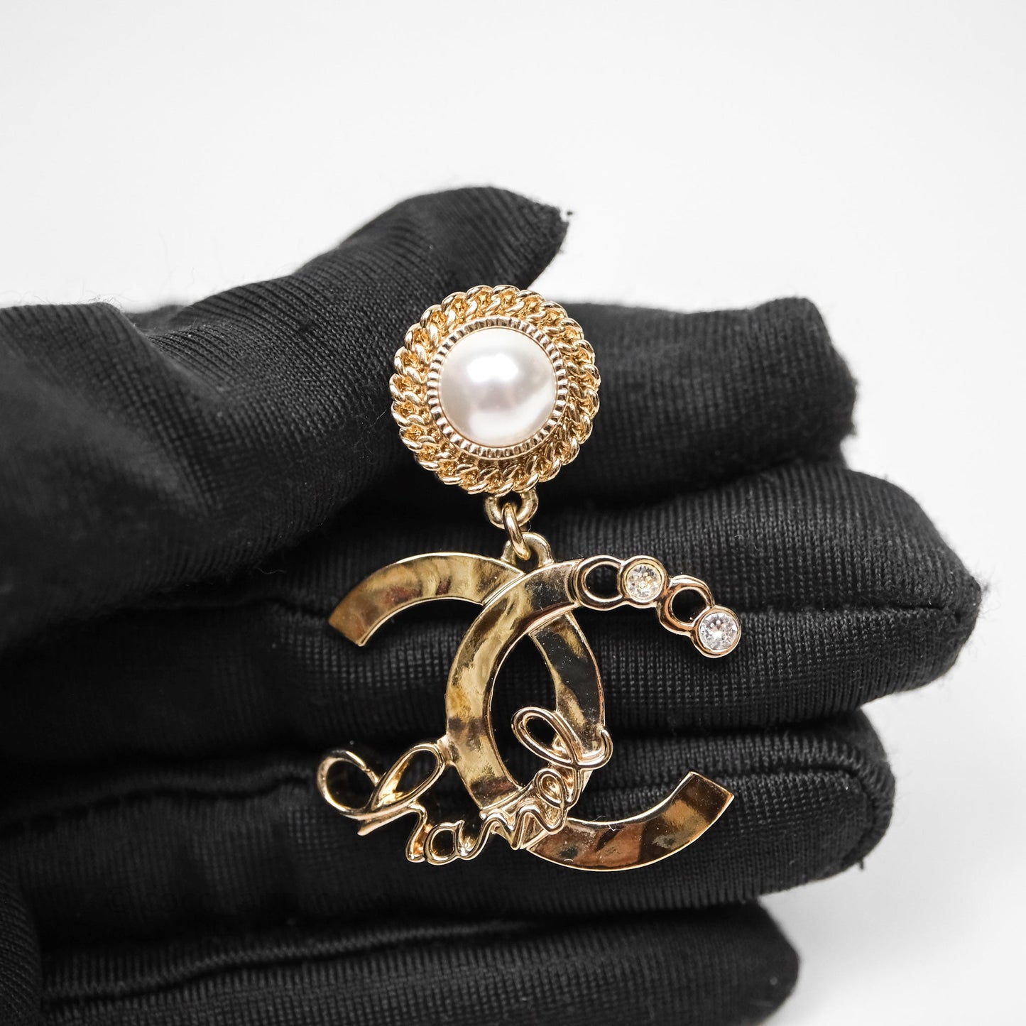 Chanel CC Coco Round Pearl Drop Earrings Gold Tone 22P