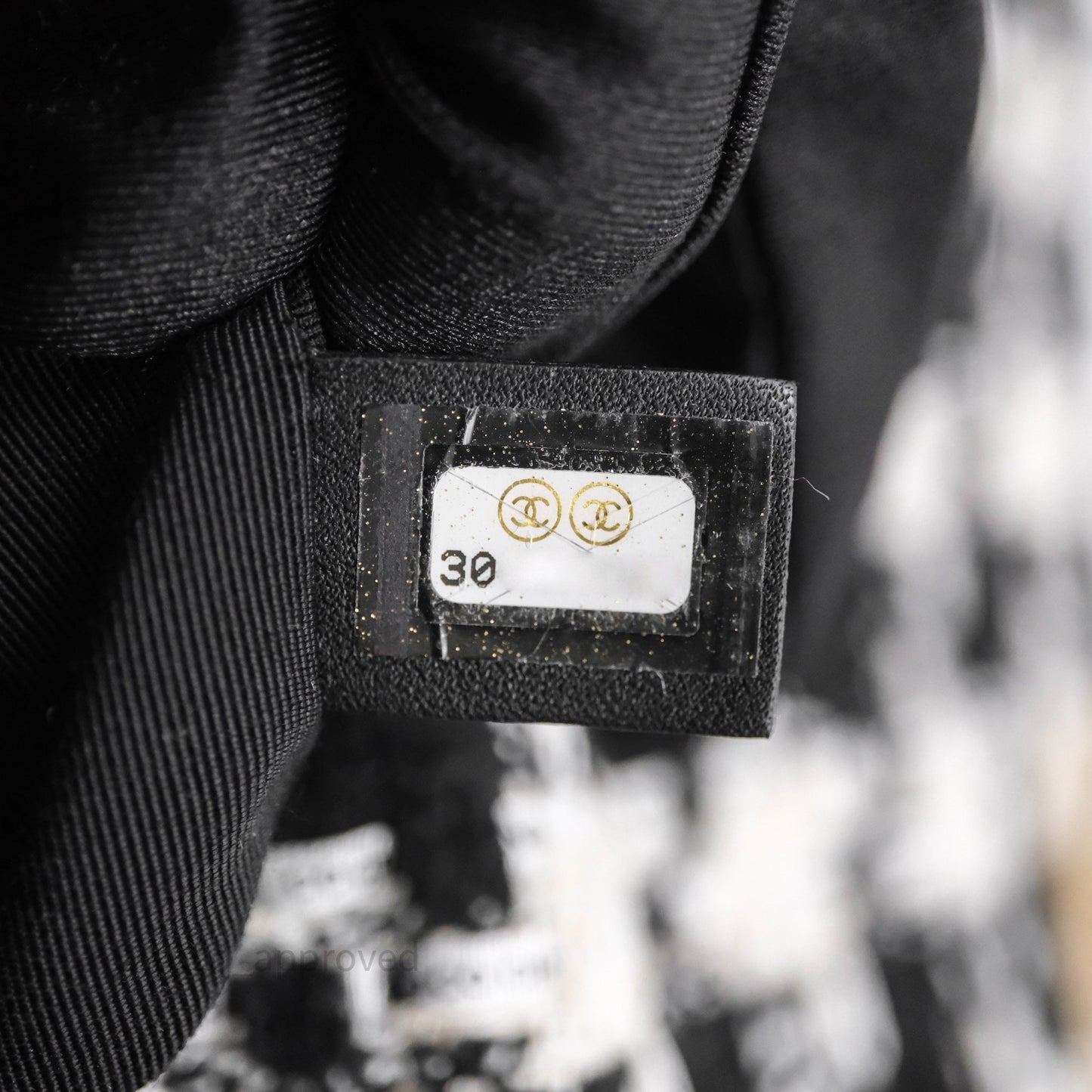 Chanel 19 Small Tweed Houndstooth Black & White Mixed Hardware