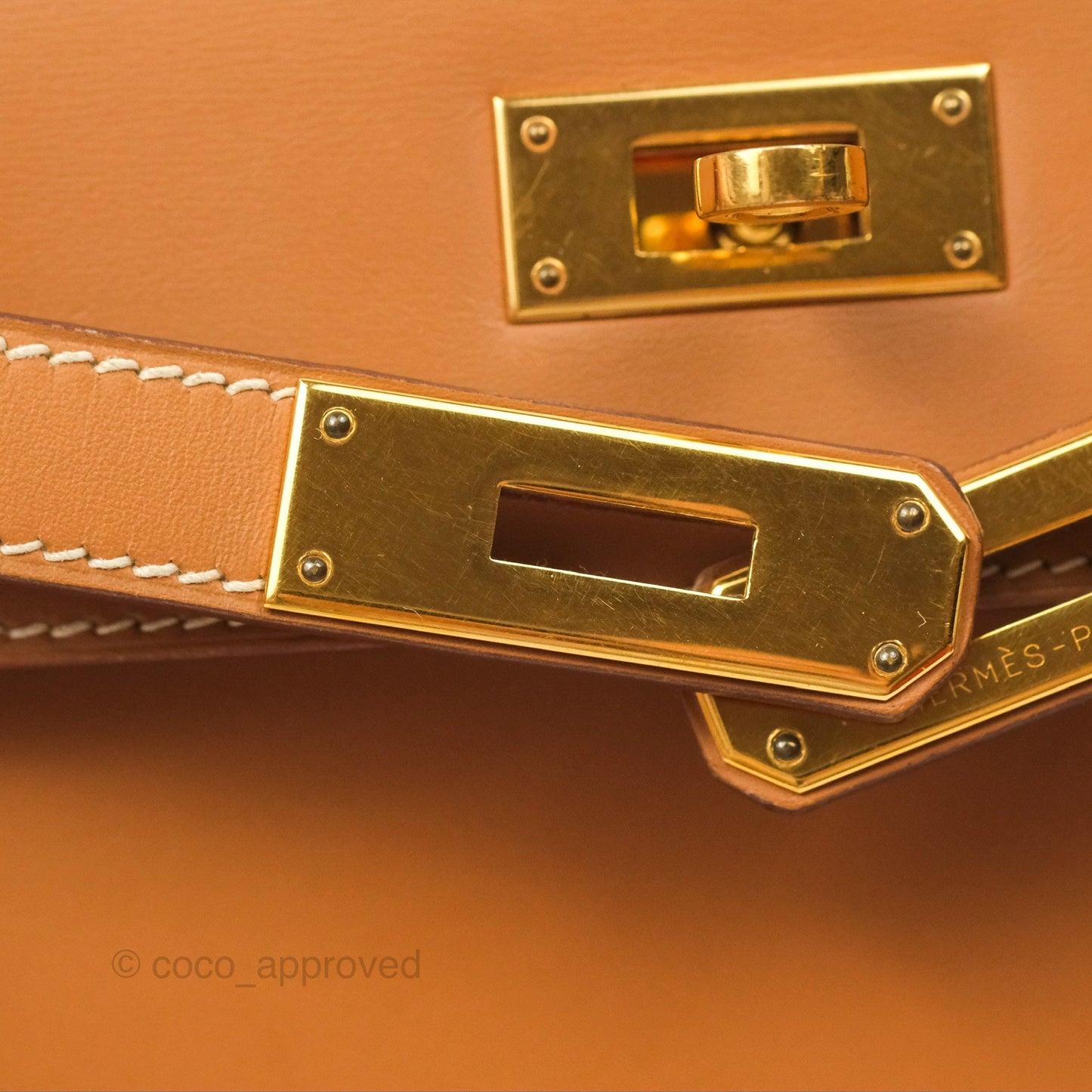 Hermès Vintage Kelly 28 Sellier Gold Calf Gold Hardware