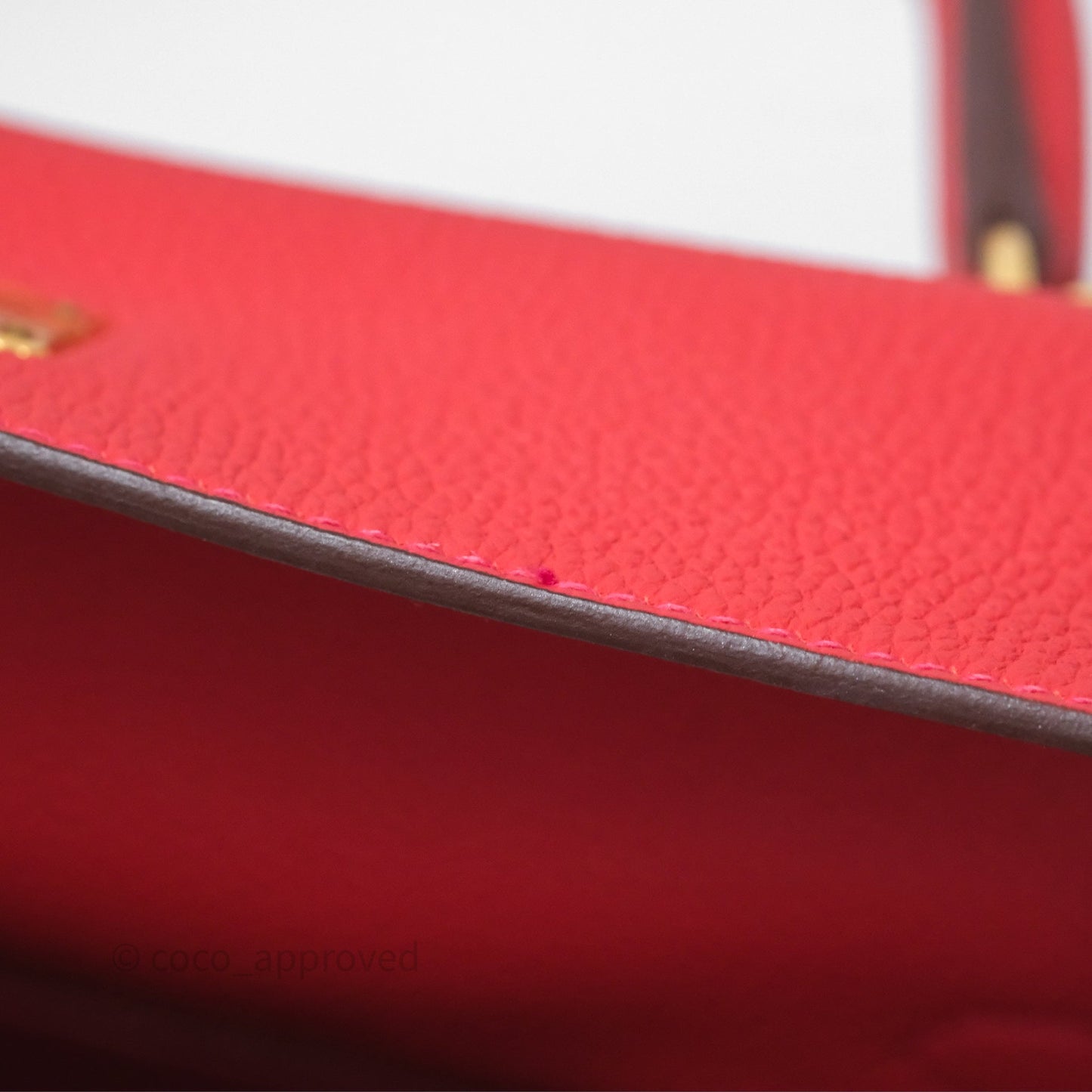Hermès Kelly 28 Retourne Geranium D5 Togo Gold Hardware