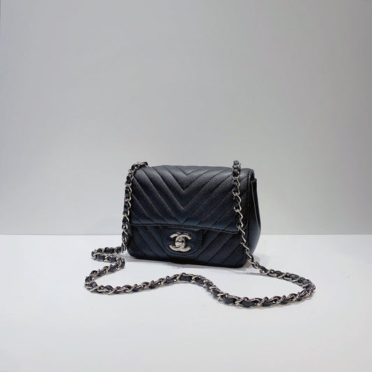 No.3710-Chanel Caviar Chevron Classic Flap Mini 17cm