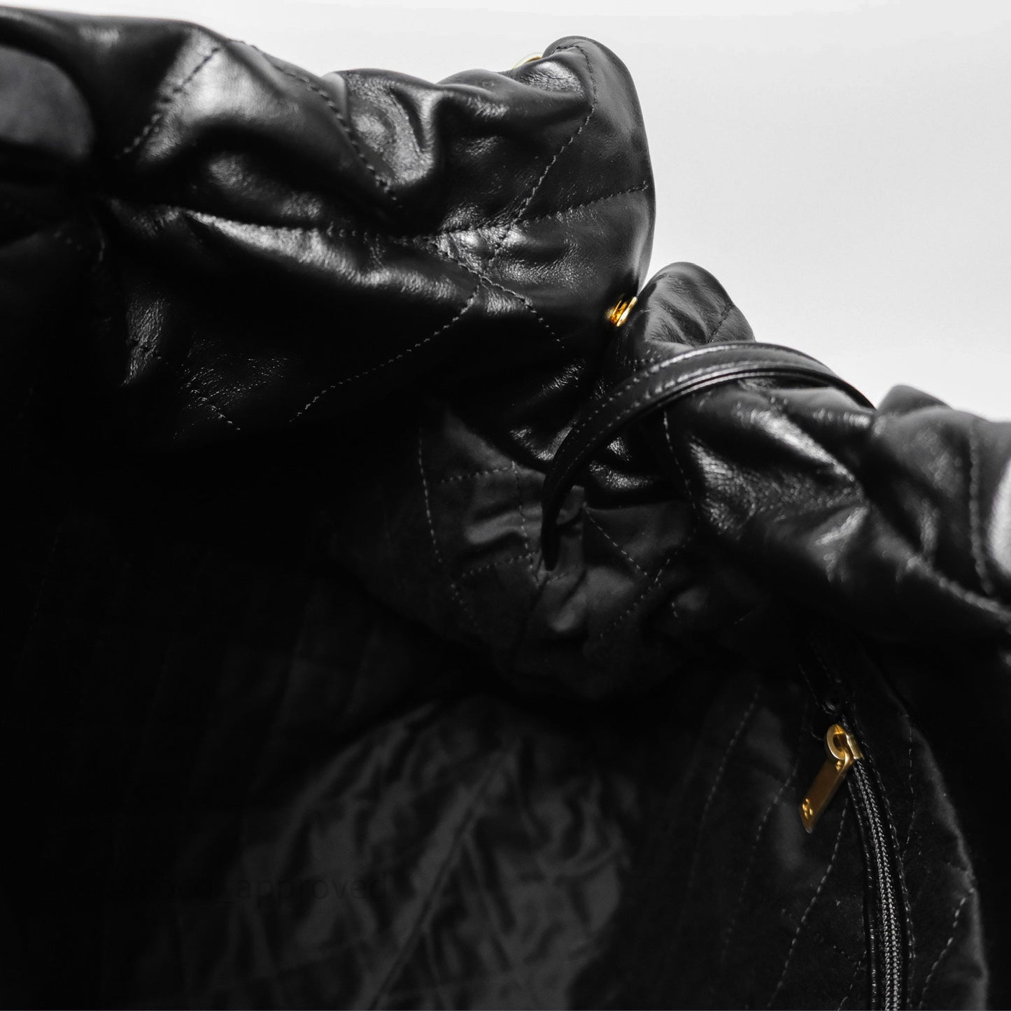 Chanel 22 Bag Medium Black Crumpled Calfskin Aged Gold Hardware