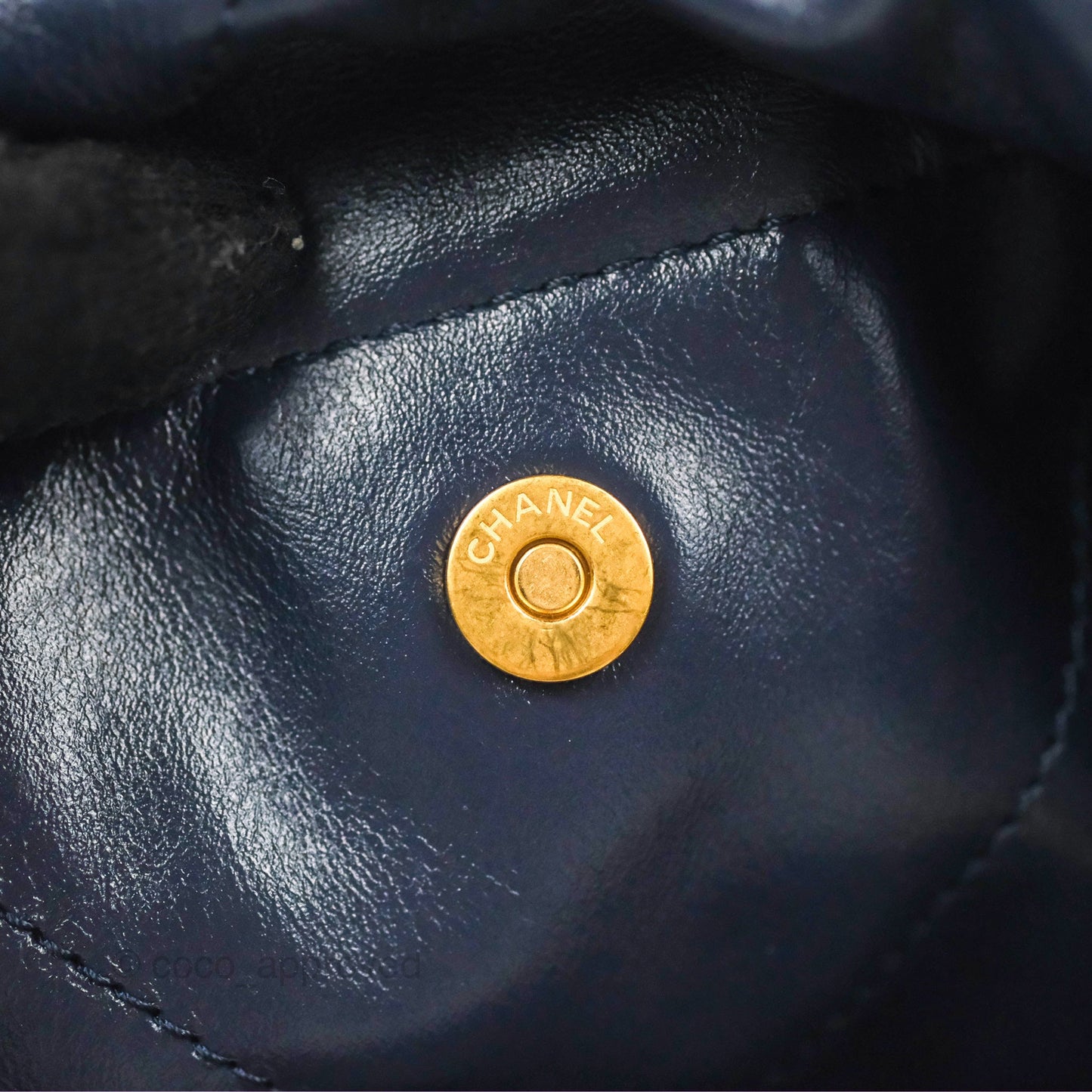 Chanel 22 Medium Navy Shiny Calfskin Aged Gold Hardware