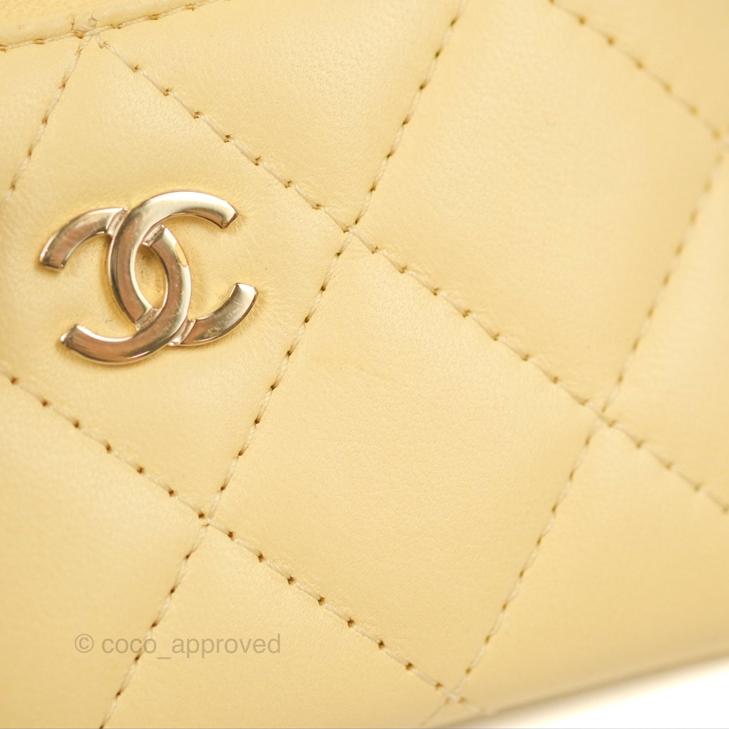 Chanel Classic Lambskin Flat Card Holder Yellow Gold Hardware