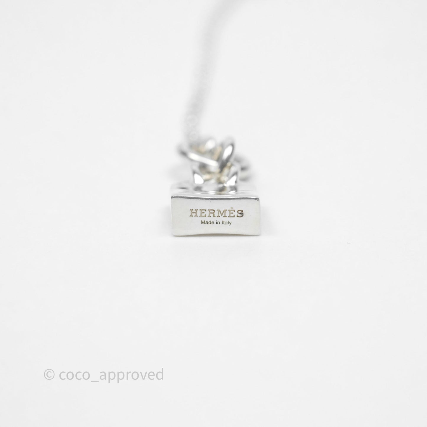 Hermès Amulettes Kelly Pendant in Sterling Silver