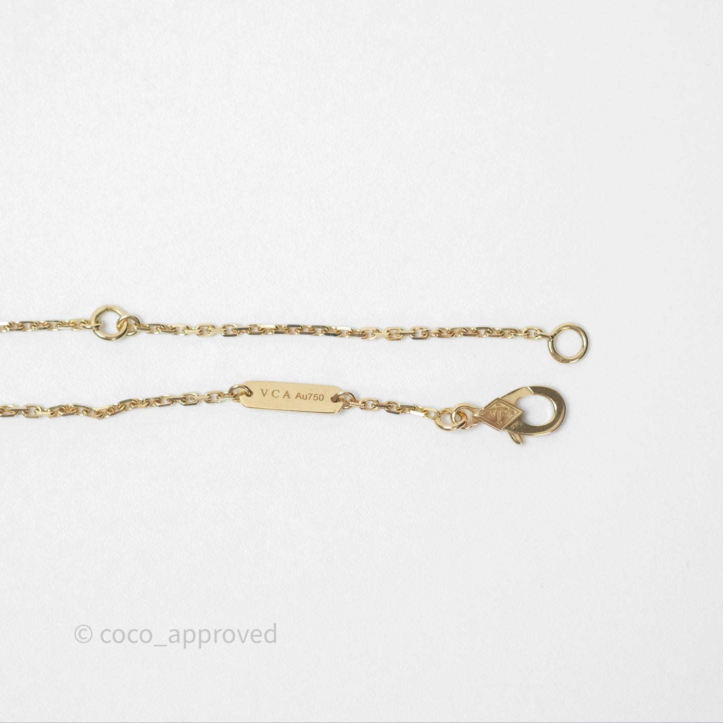 Van Cleef & Arpels Vintage Alhambra Pendant Onyx 18K Yellow Gold