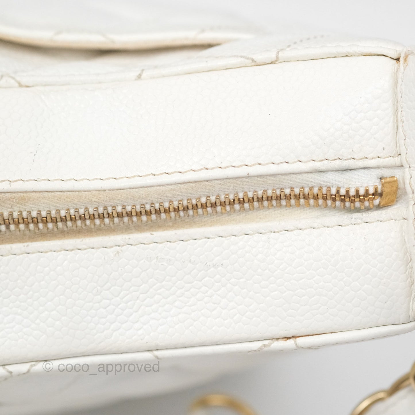 Chanel Vintage CC Quilted Shoulder Bag White Caviar Gold Hardware