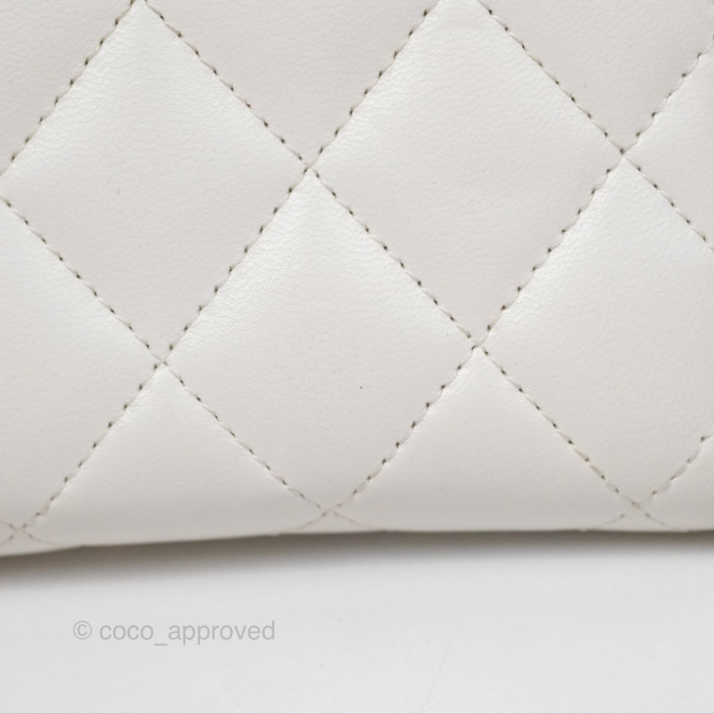 Chanel Pearl CC Zipped Coin Purse White Lambskin Gold Hardware