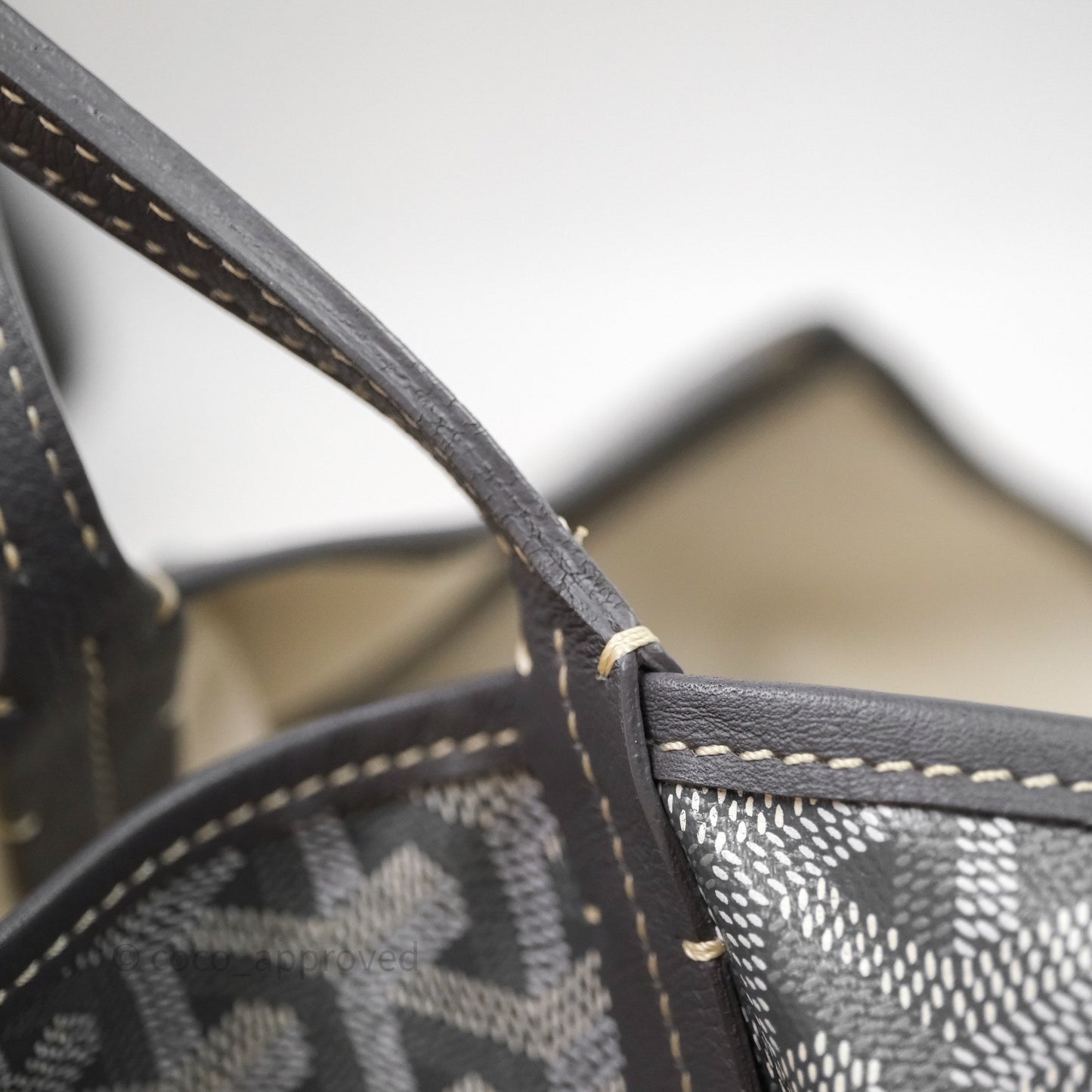 Goyard St Louis Tote PM ⁣⁣⁣⁣⁣⁣⁣⁣⁣⁣⁣⁣⁣⁣⁣⁣⁣⁣⁣⁣Grey