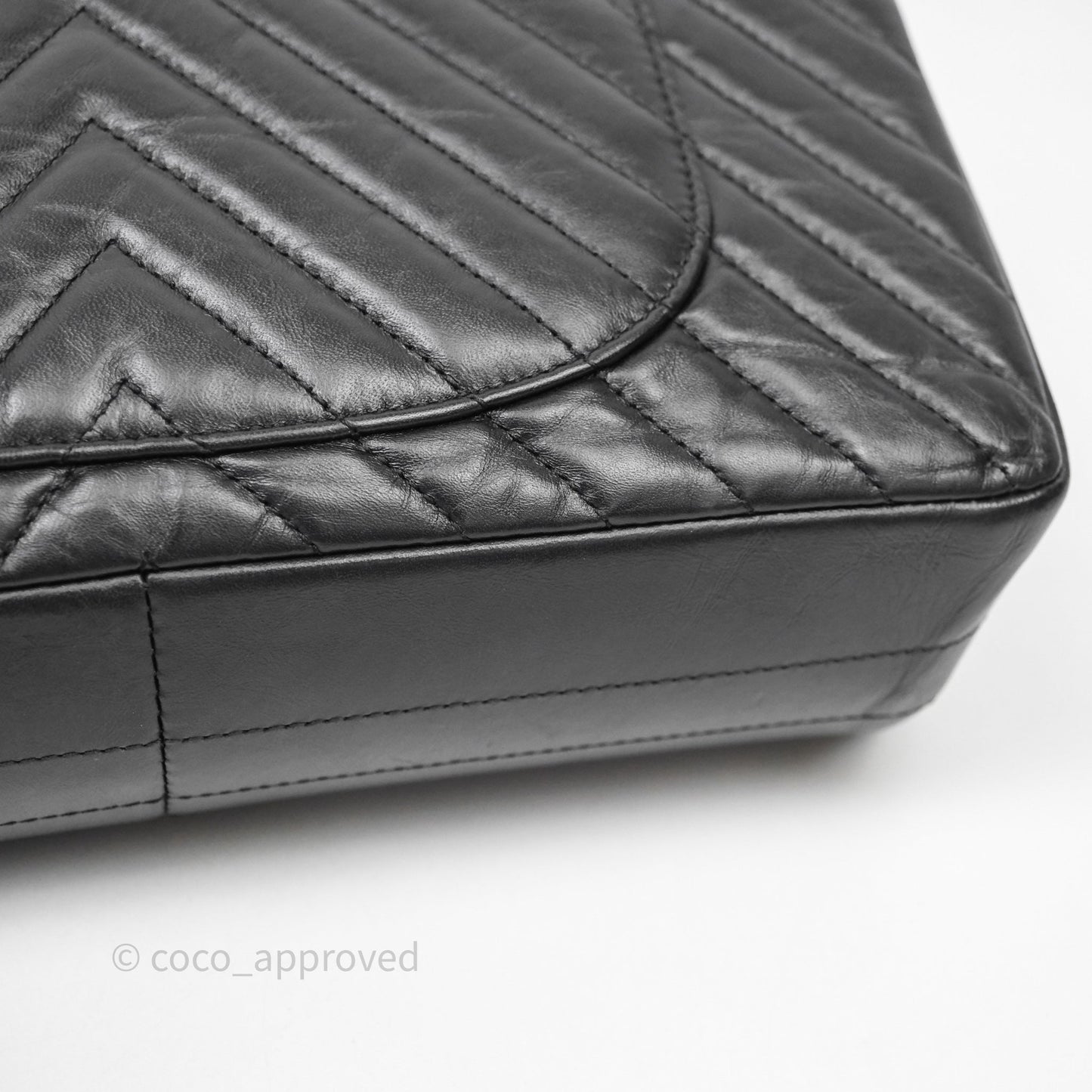 Chanel Reissue Medium 226 Chevron Aged Calfskin So Black