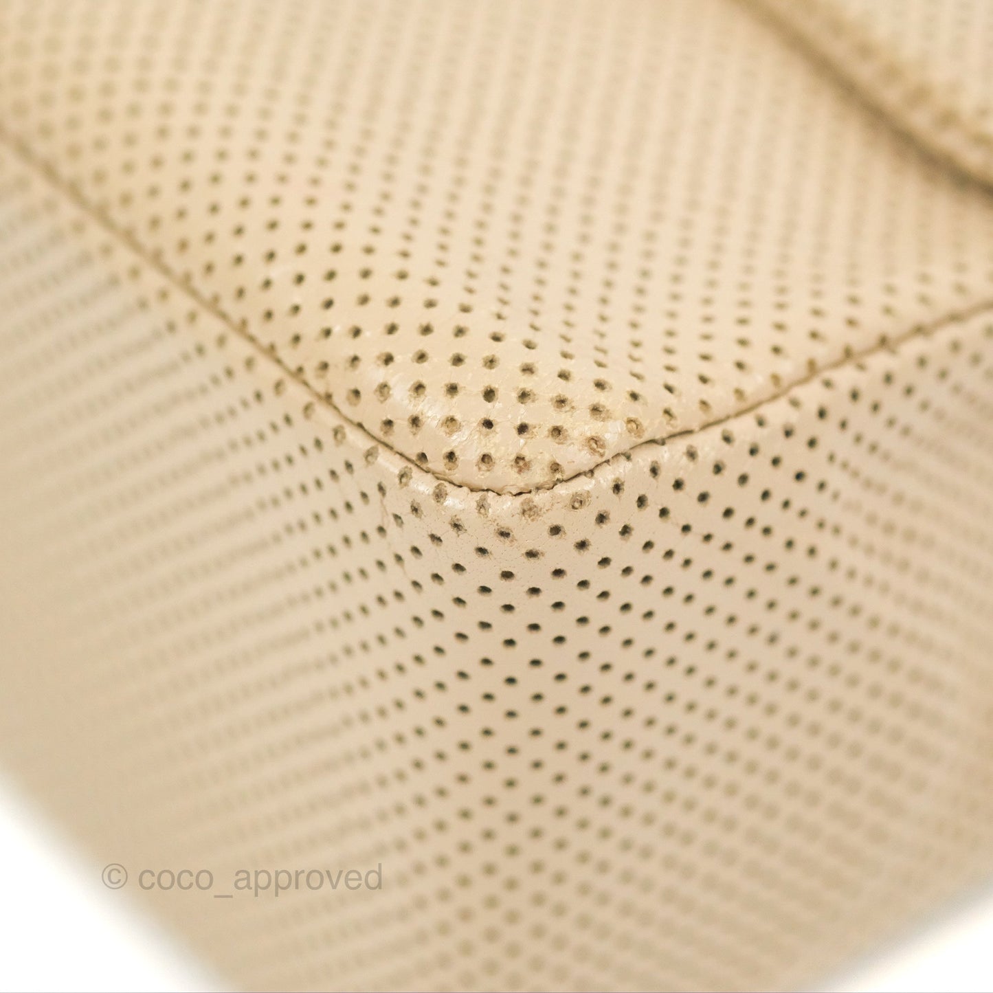 Chanel Vintage Medium Perforated Single Flap Beige/Red Matte Gold Hardware⁣⁣