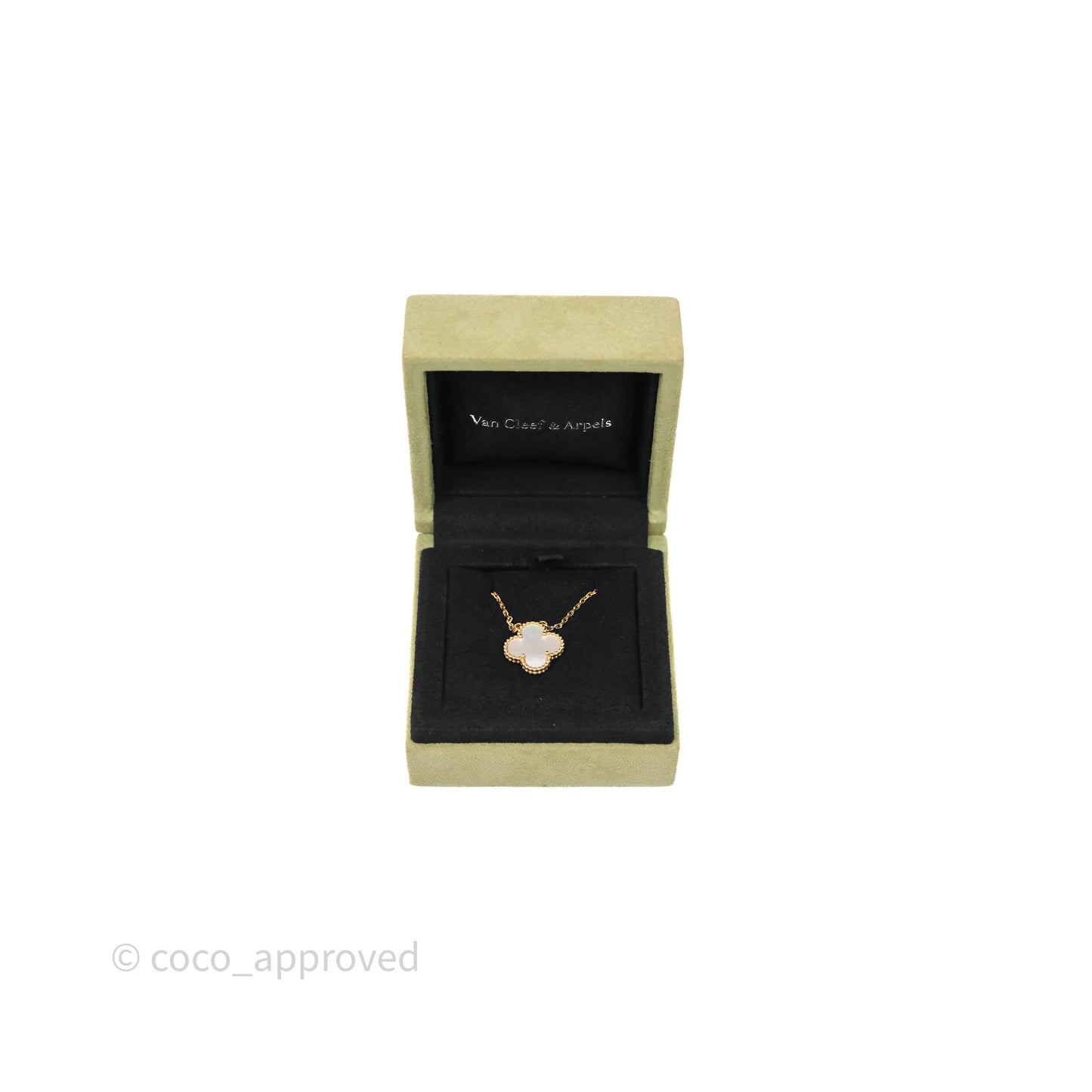 Van Cleef & Arpels Vintage Alhambra Pendant White Mother-of-pearl Necklace Yellow Gold