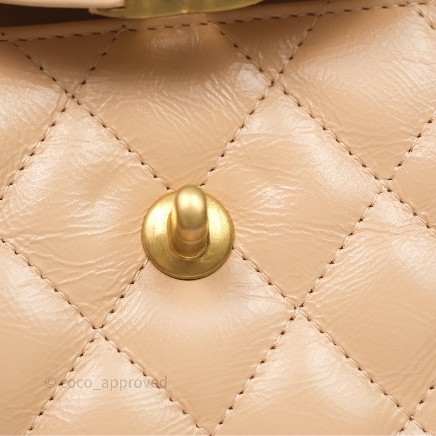Chanel Kelly Bag Quilted Light Beige Shiny Crumpled Calfskin Aged Gold Hardware