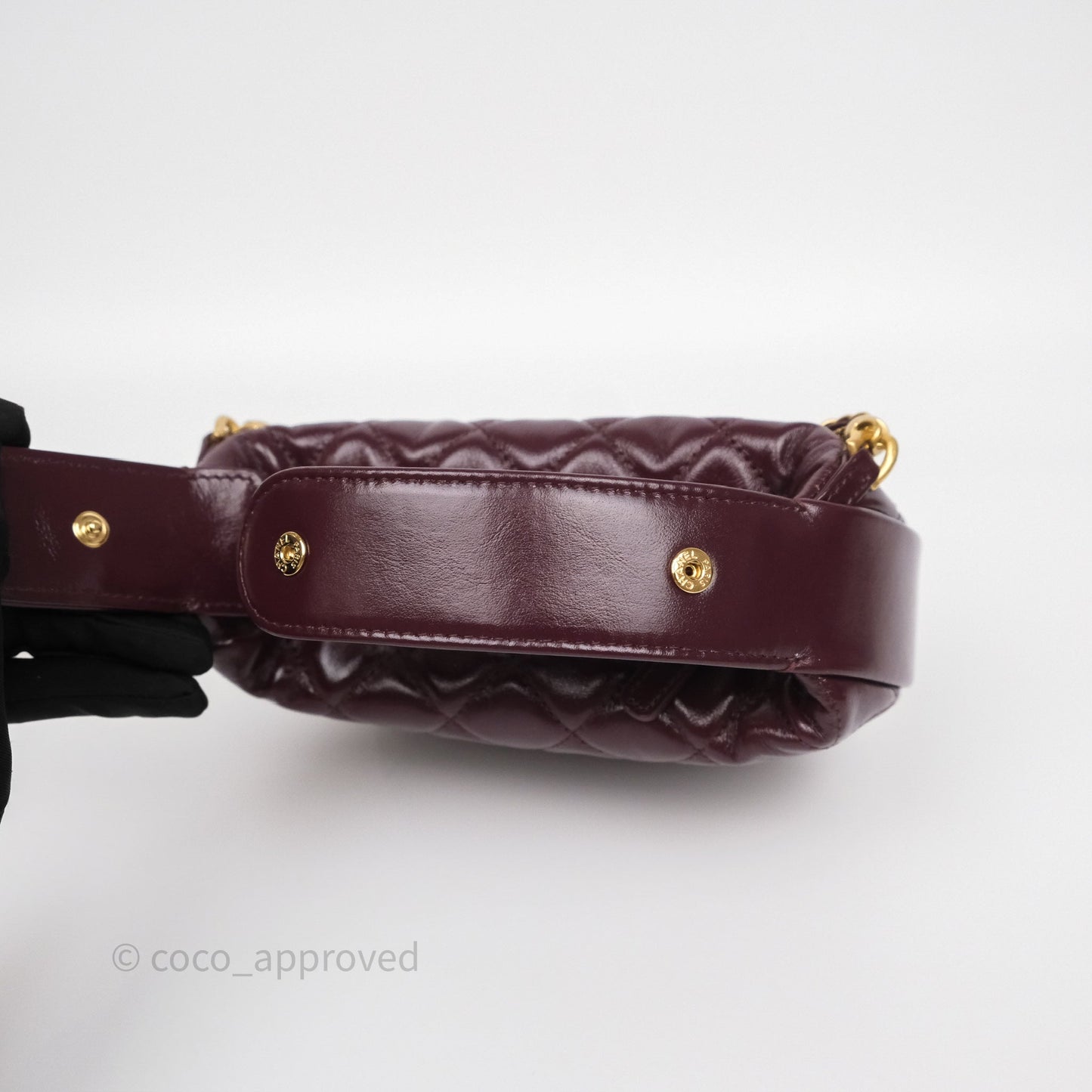 Chanel Mini Hobo Pouch Dark Burgundy Shiny Crumpled Calfskin Aged Gold Hardware