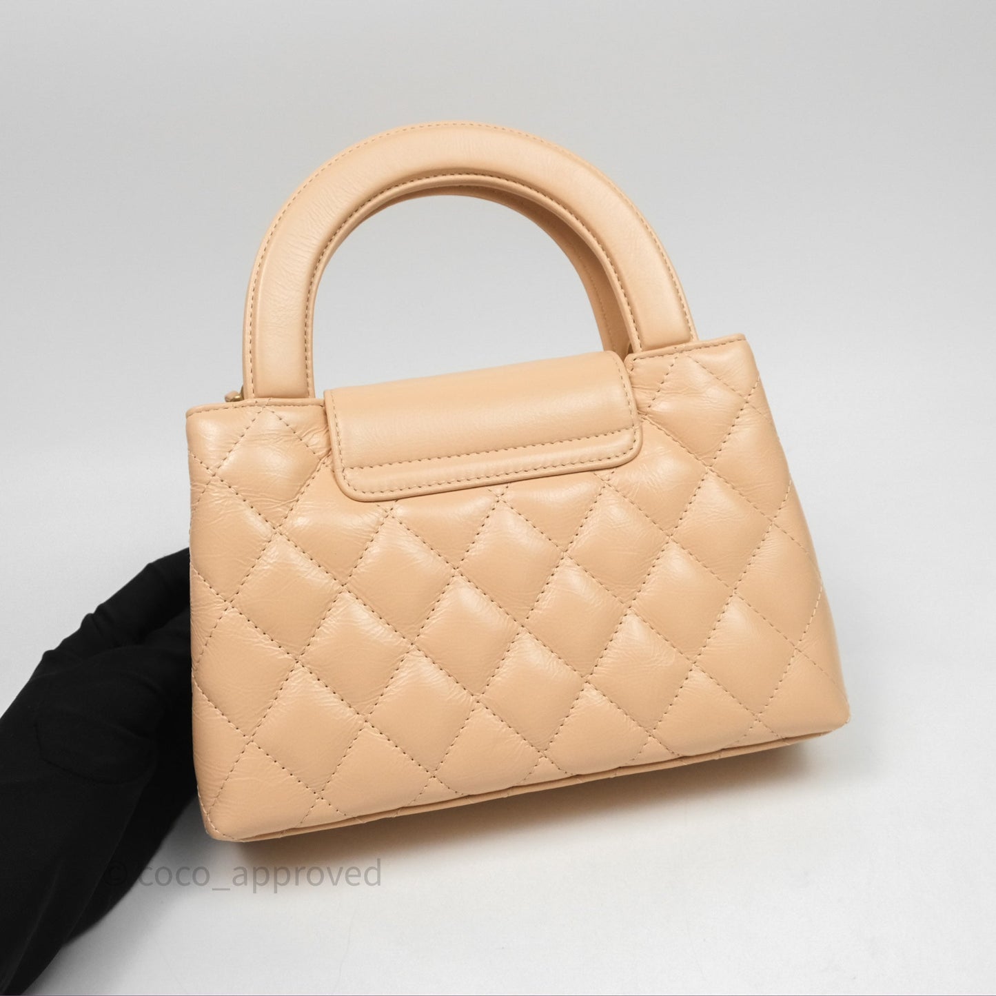 Chanel Kelly Bag Quilted Light Beige Shiny Crumpled Calfskin Aged Gold Hardware