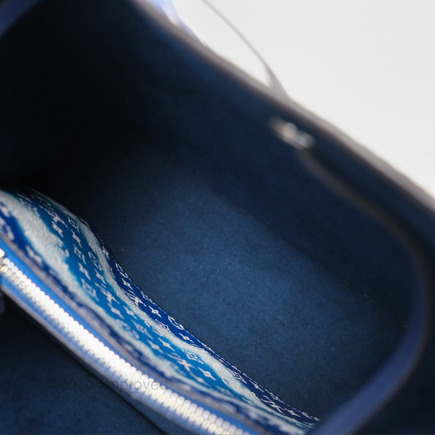 Louis Vuitton Escale Néonoé MM Monogram Blue