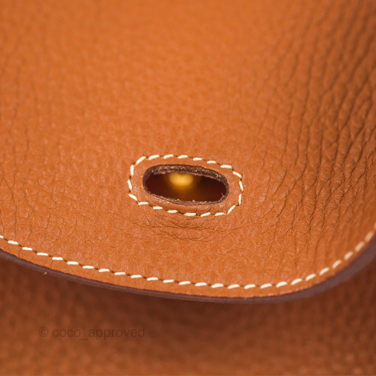 Hermès Lindy 26 Gold Taurillon Clemence Gold Hardware