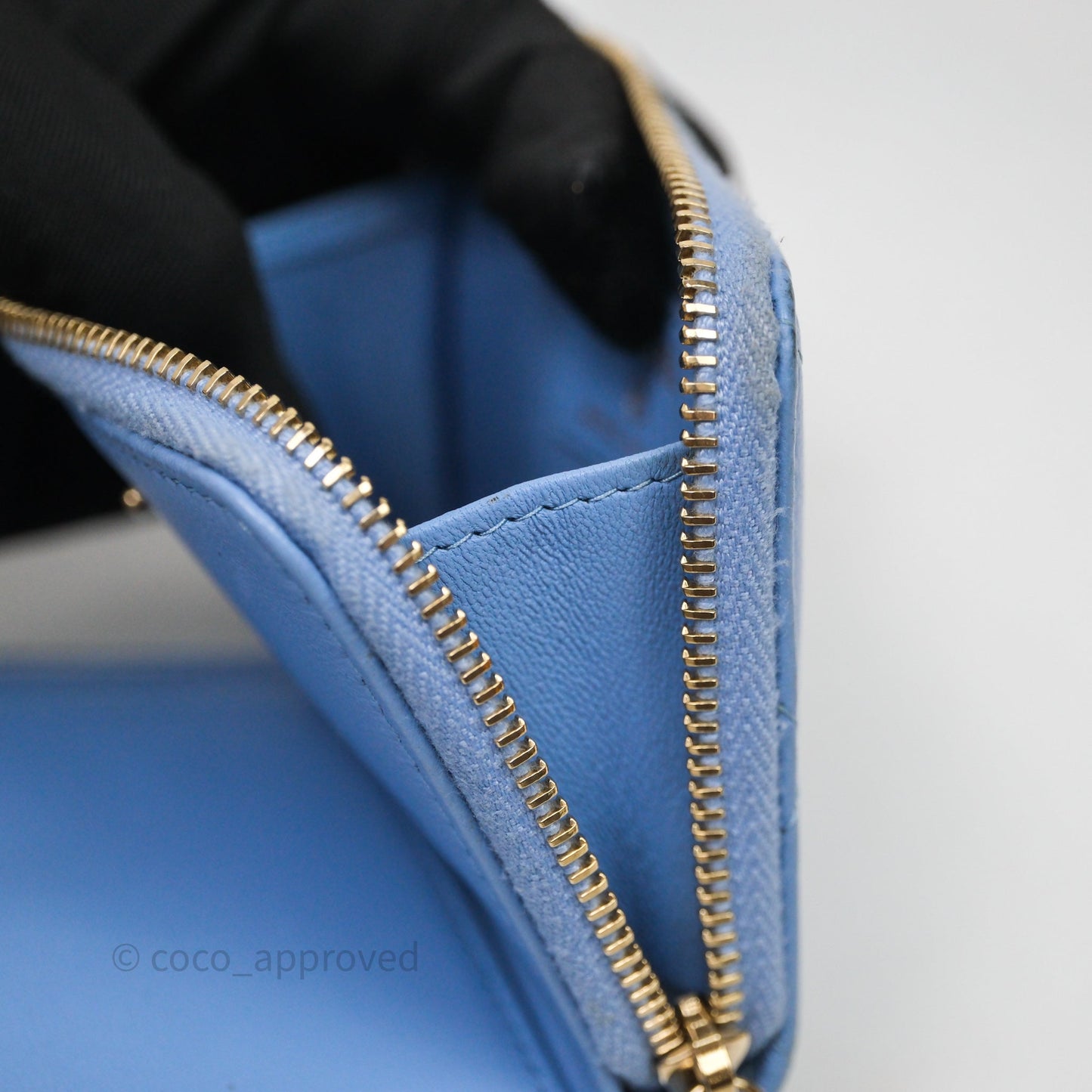 Chanel Classic Zipped Coin Purse Blue Lambskin Gold Hardware