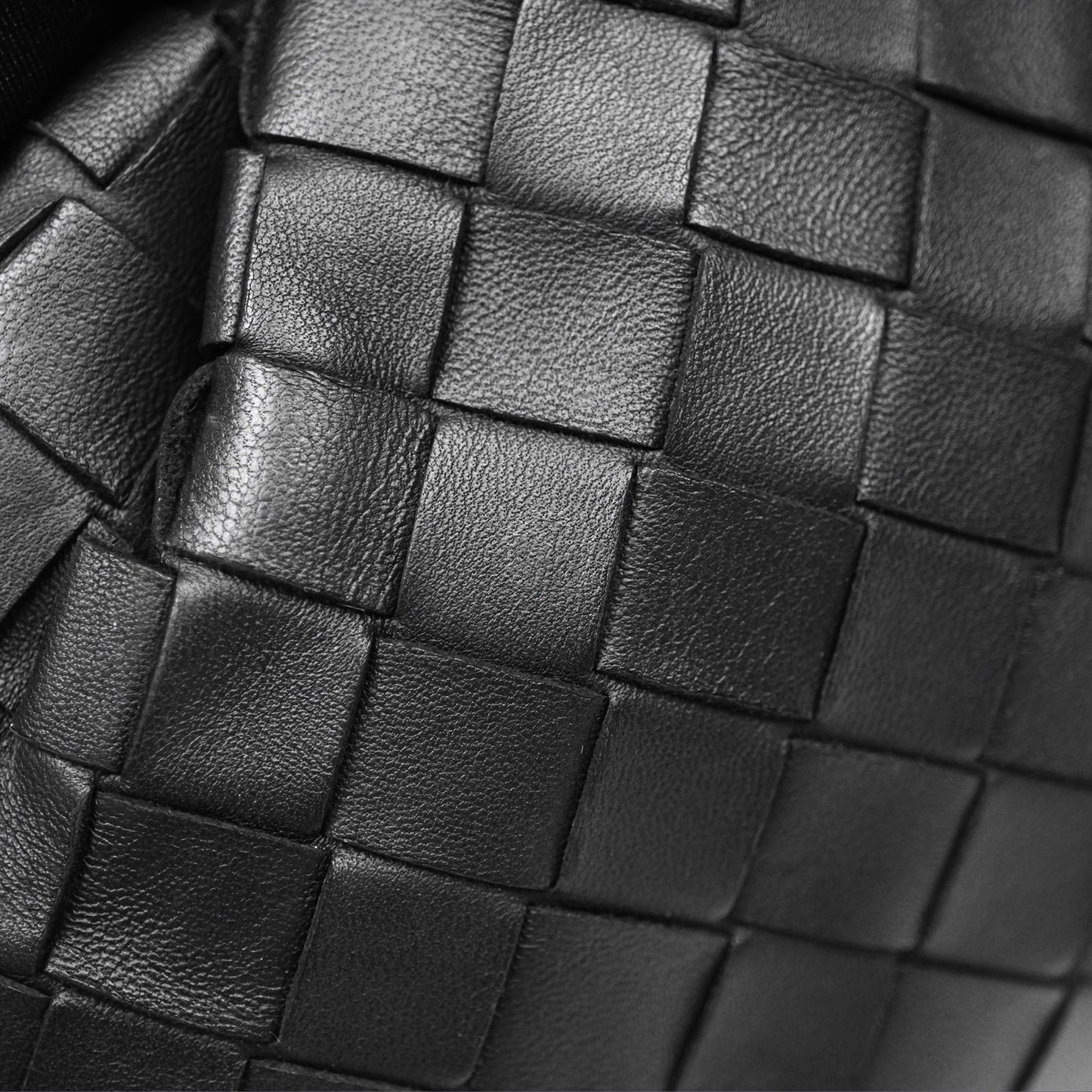 Bottega Veneta Mini Pouch Black Intrecciato Calfskin