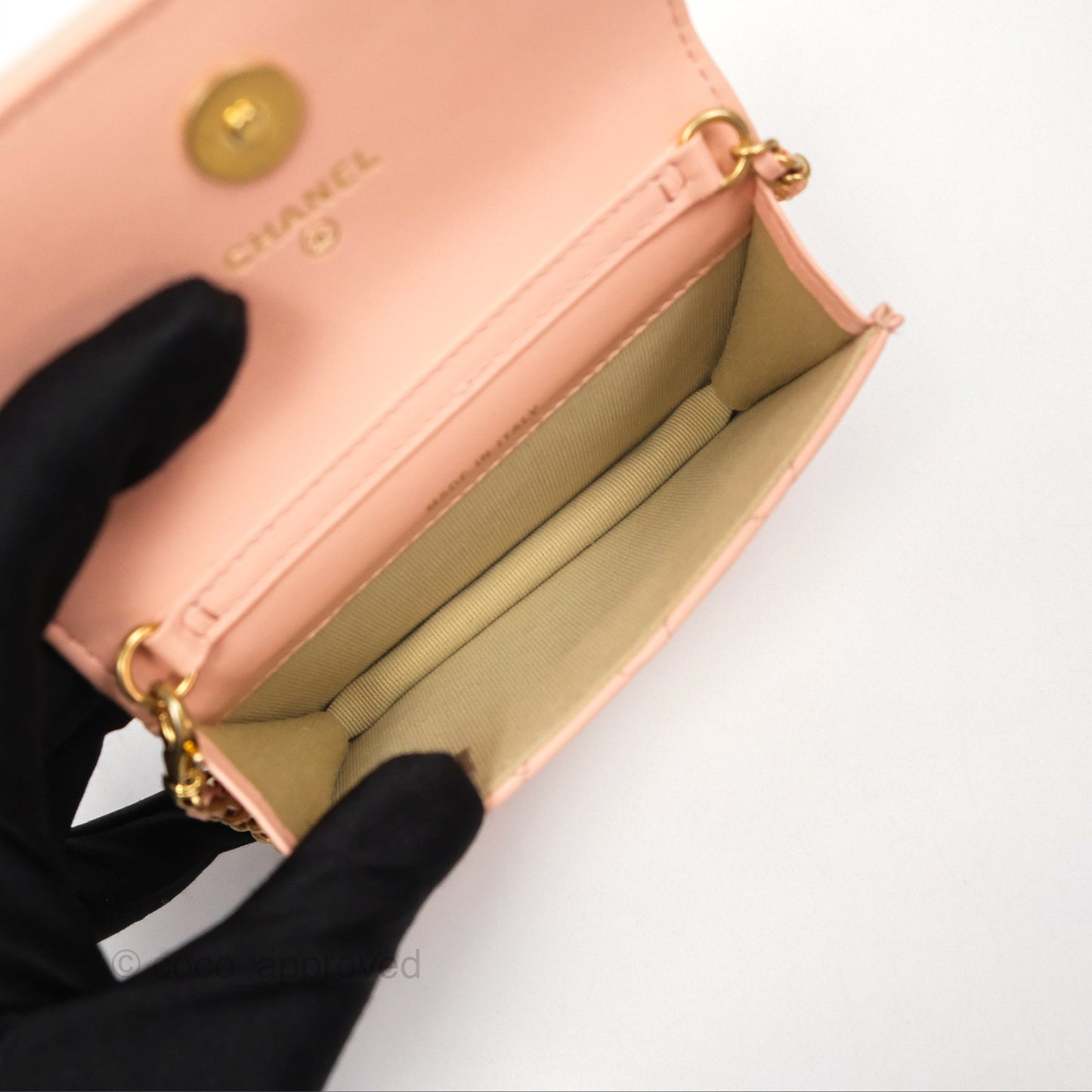 Chanel Pearl Crush Card Holder Pink Beige Lambskin Aged Gold Hardware