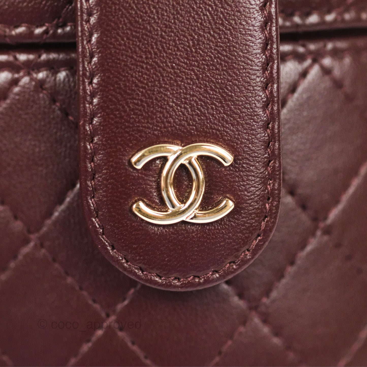Chanel Quilted Round Vanity Clutch With Chain Burgundy Lambskin Gold Hardware