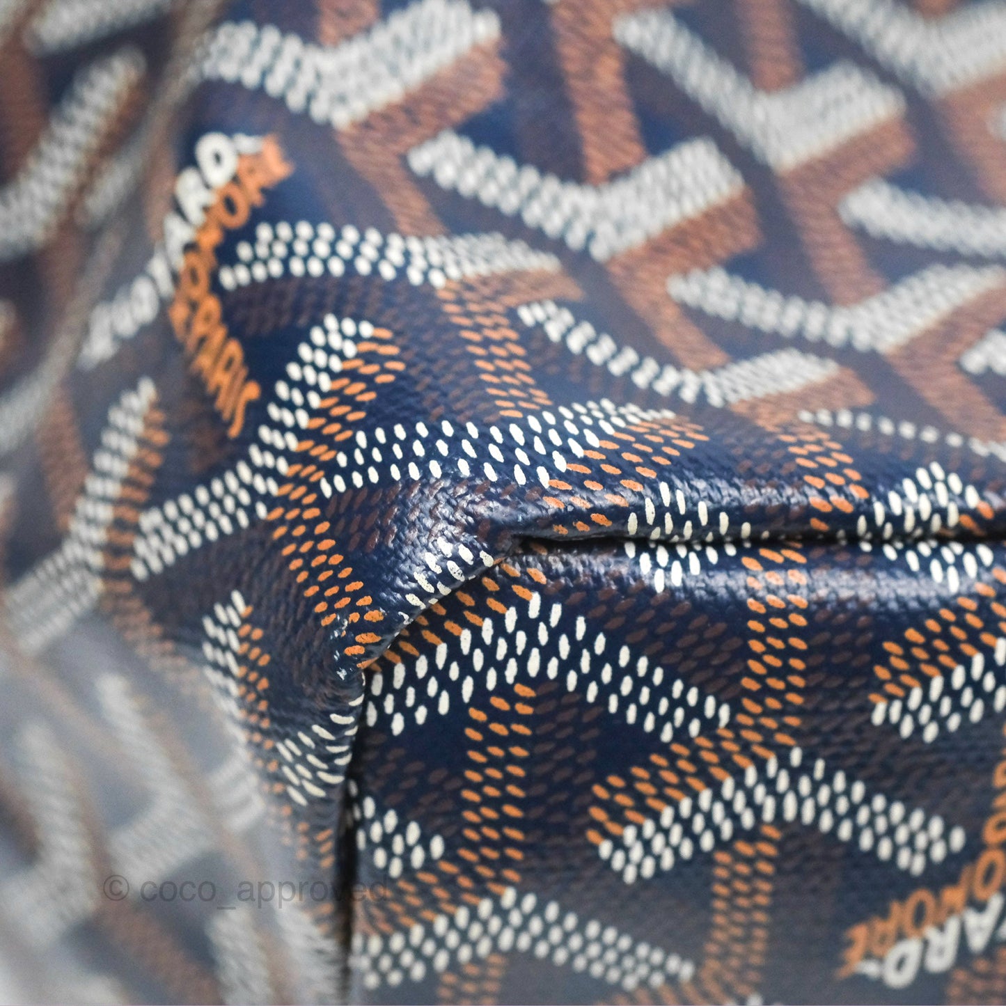 Goyard St Louis Tote PM ⁣⁣⁣⁣⁣⁣⁣⁣⁣⁣⁣⁣⁣⁣⁣⁣⁣⁣⁣⁣Navy