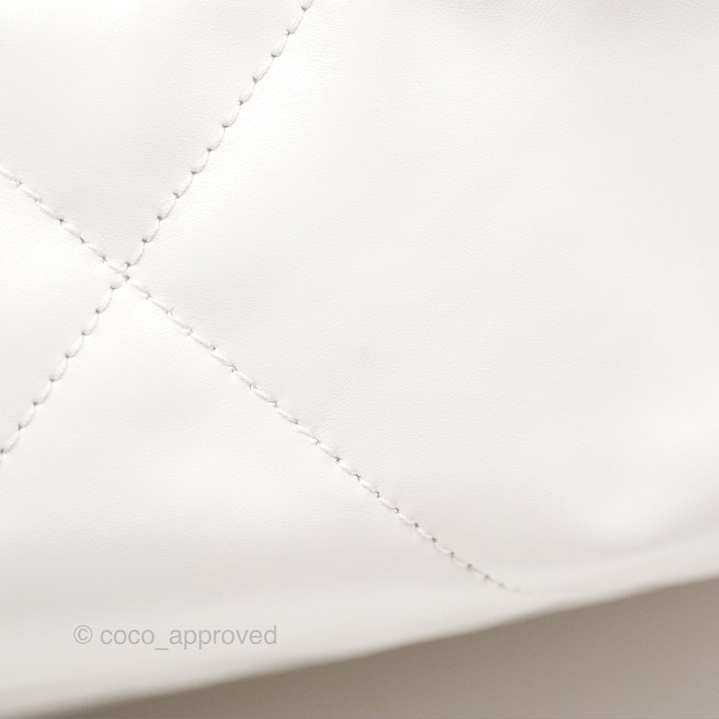 Chanel 22 Small White Shiny Calfskin Aged Gold Hardware