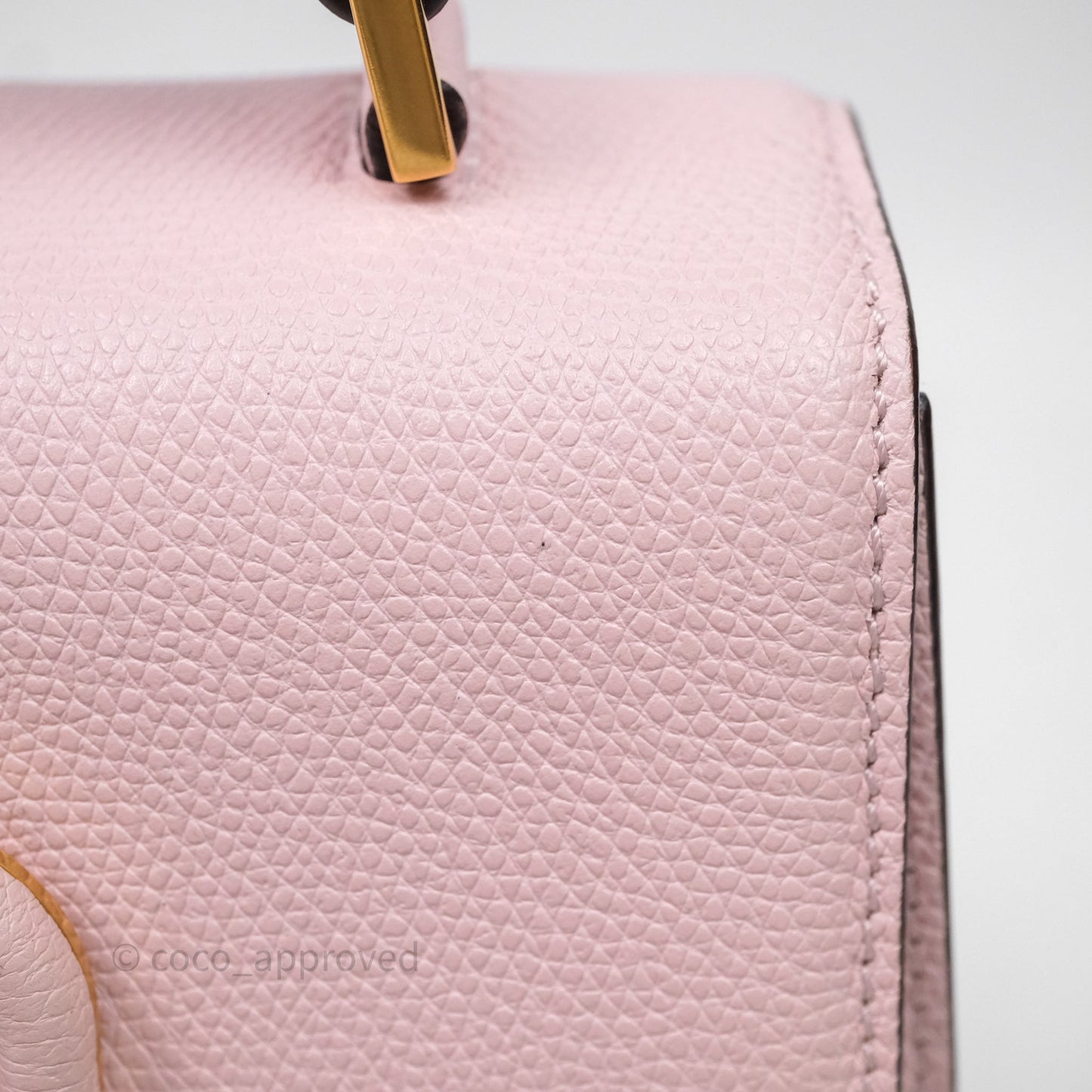 Valentino Garavani Small Vsling Grainy Calfskin Bag Light Pink Aged Gold Hardware