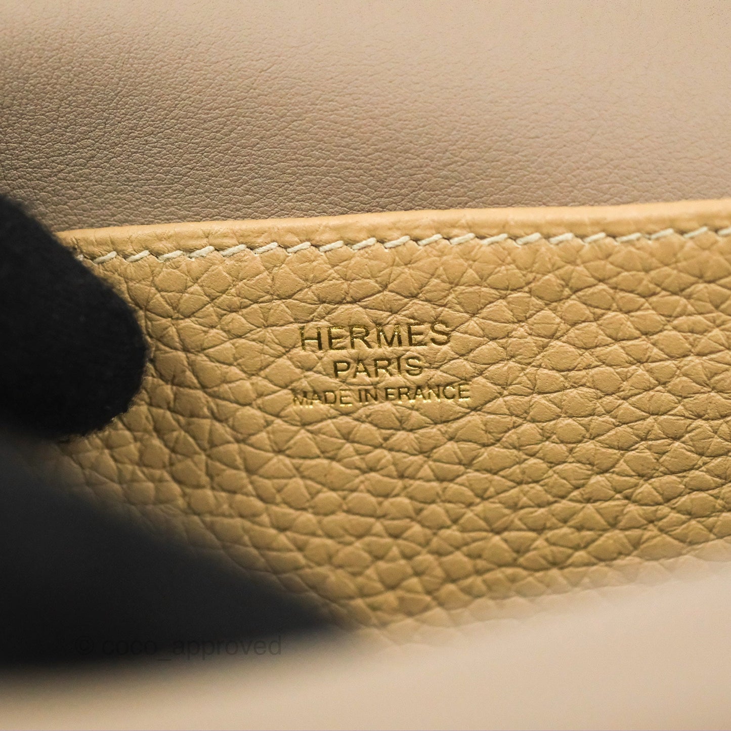 Hermès Halzan 25 Trench/Etoupe Clemence Gold Hardware