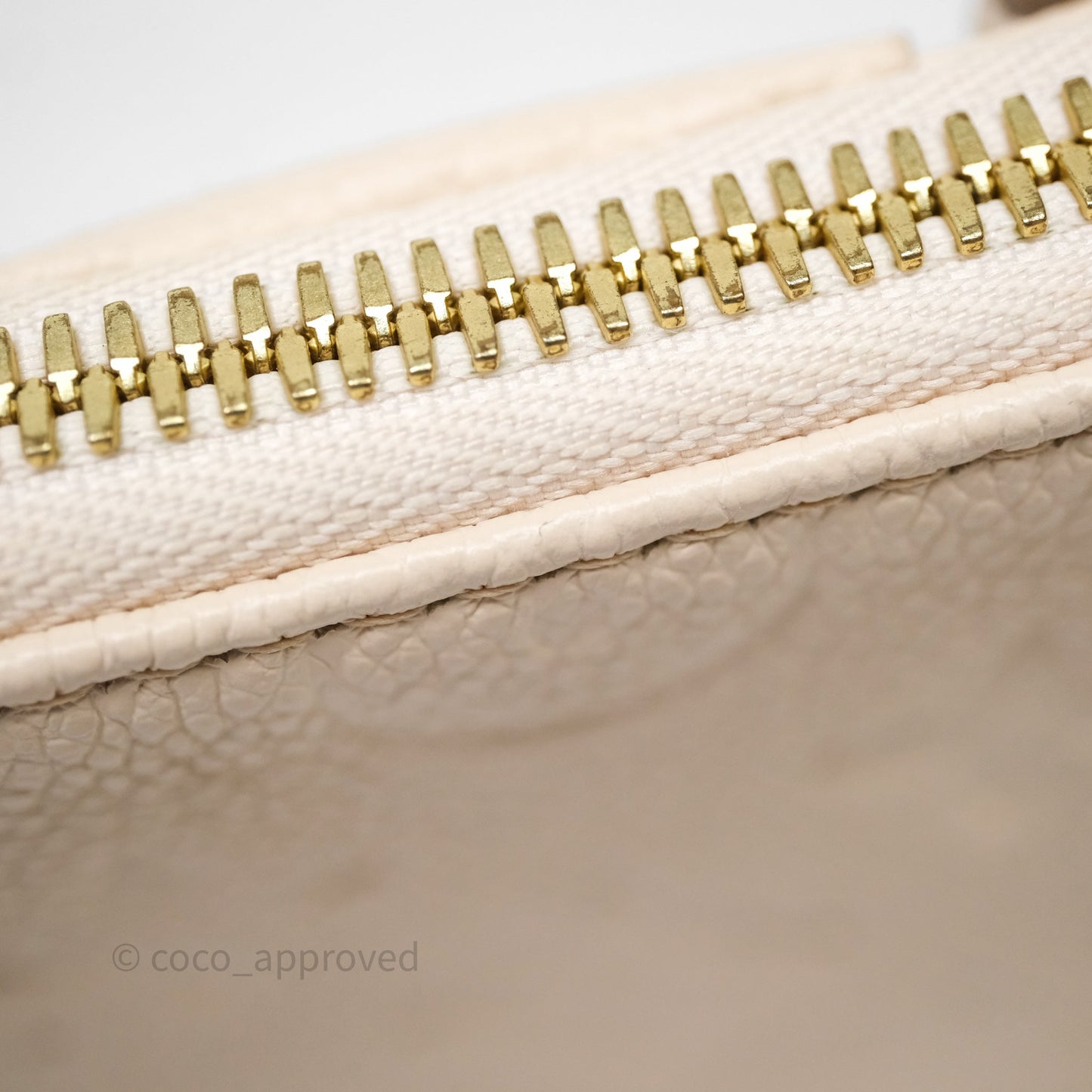 Louis Vuitton Easy Pouch On Strap Crème Monogram Empreinte Leather
