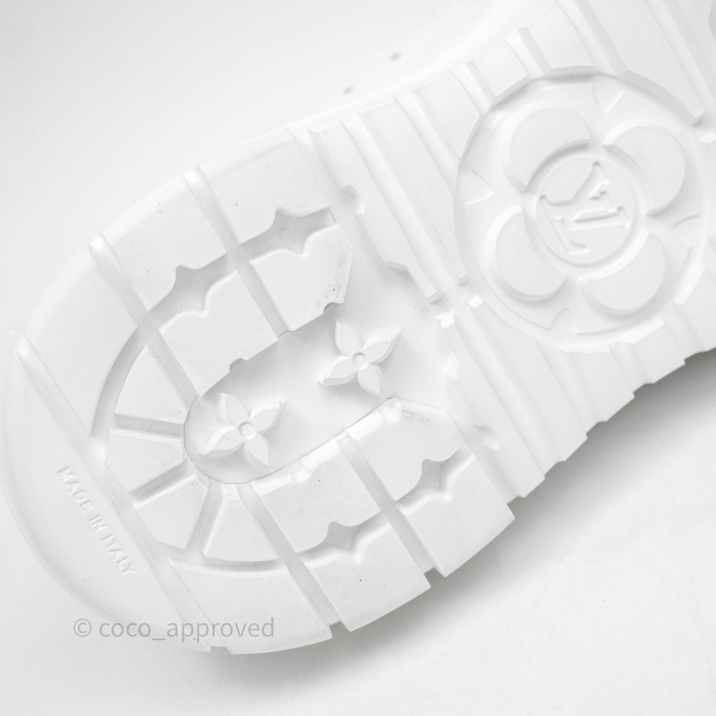 Louis Vuitton Logo Blanc Sneakers Size 38